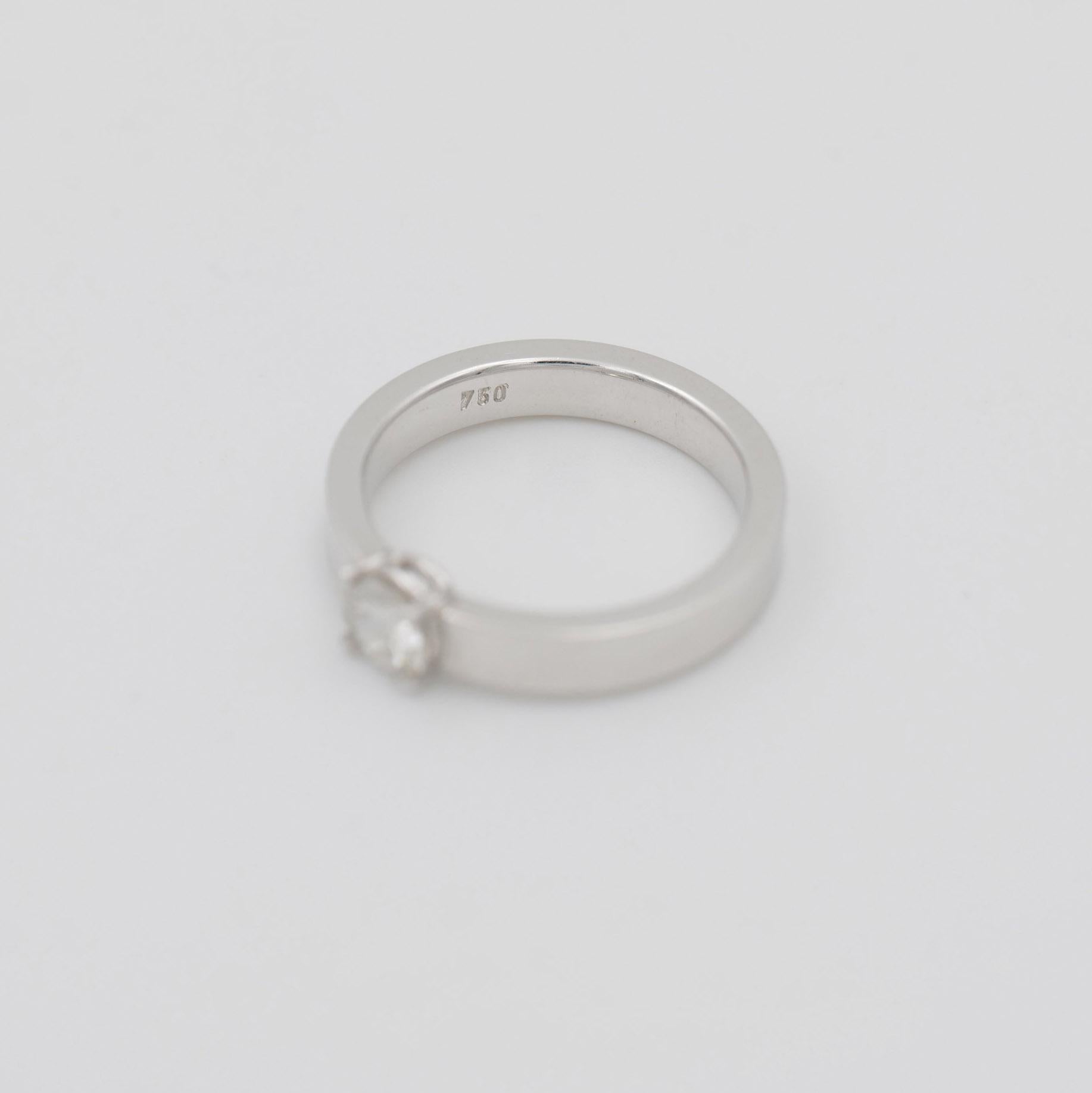 Modern Band ring in white gold with brilliant-cut diamond For Sale