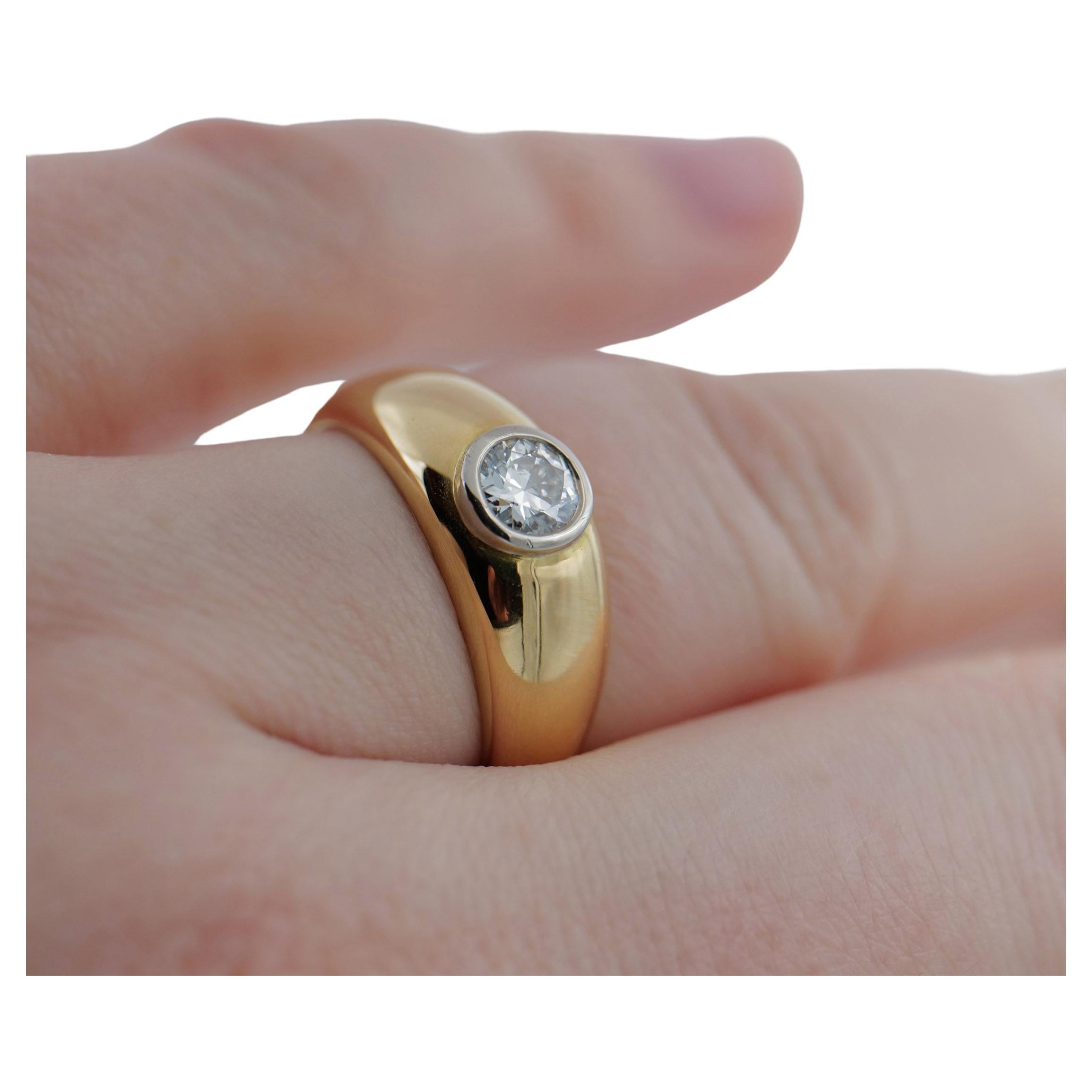 Band ring in yellow gold with brilliant-cut diamond For Sale