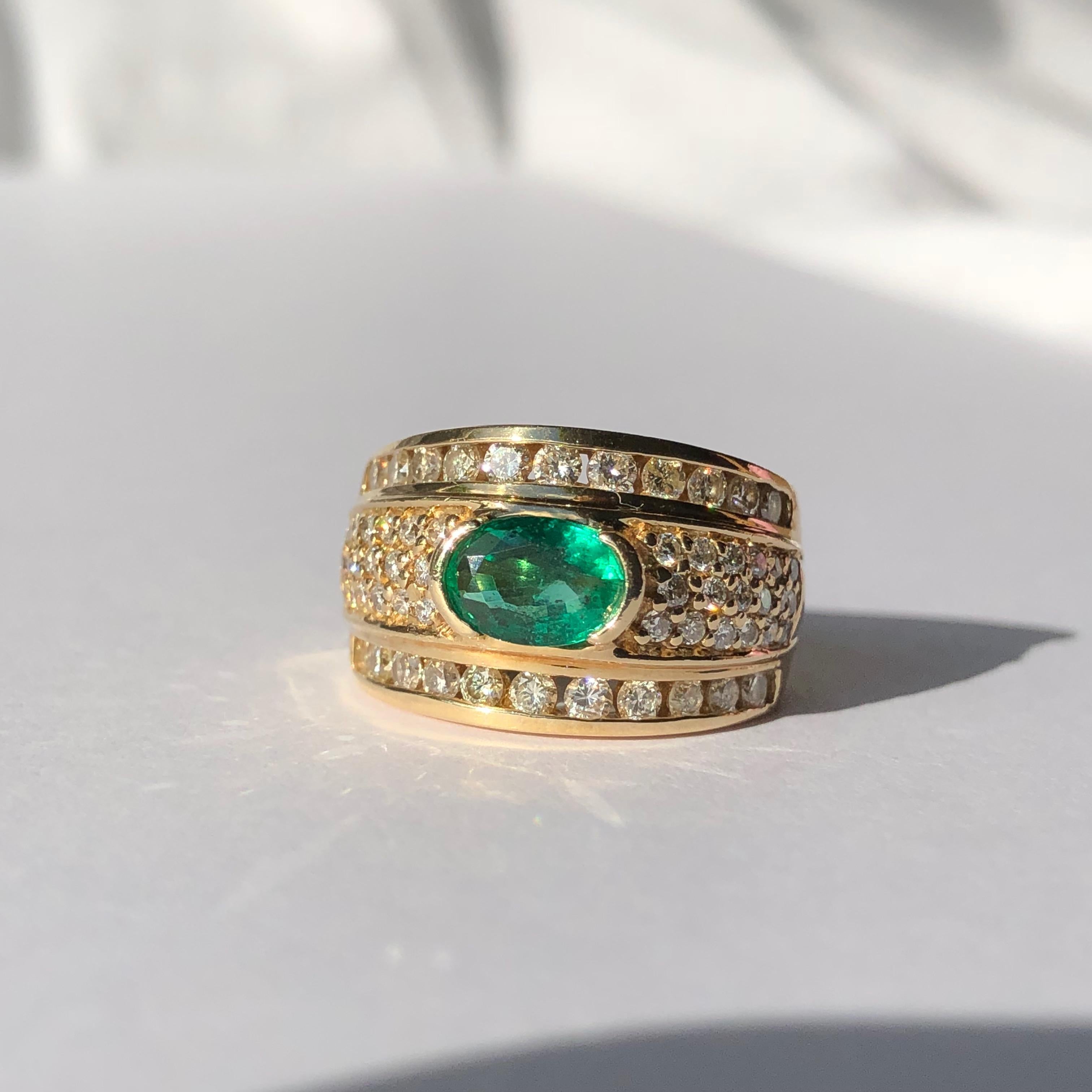 Band Ring With Oval 1ct Emerald 1.50ct Round Brilliant Cut Diamonds 18k Gold For Sale 3