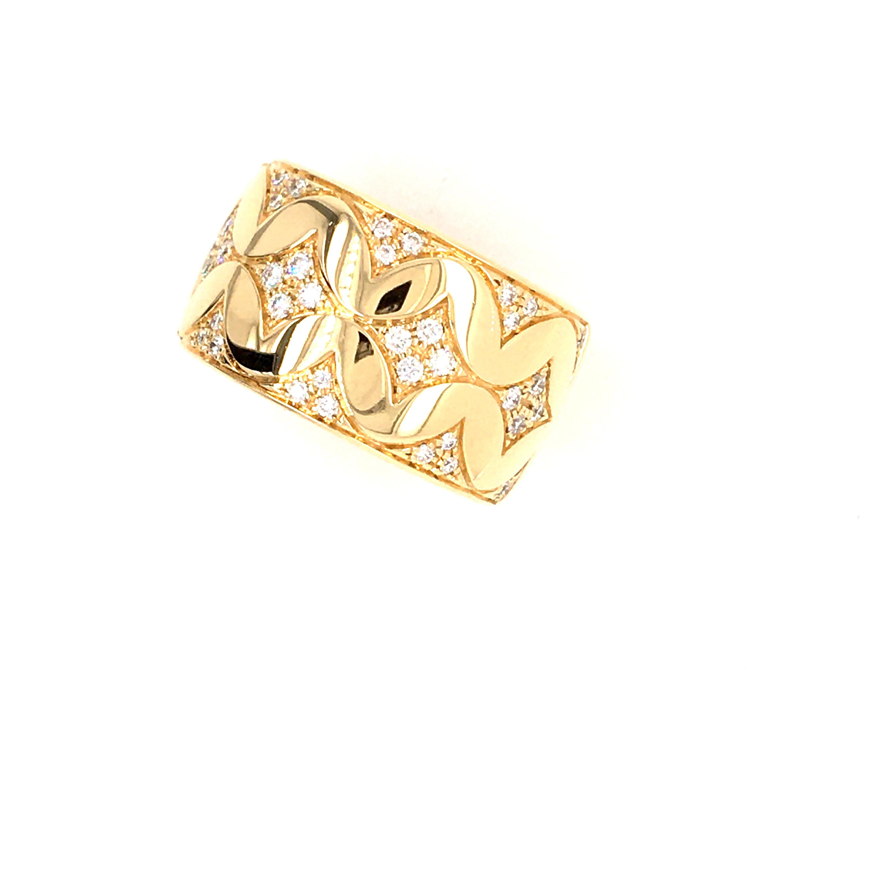 Band Ring Yellow Gold with Diamonds Made in Italy For Sale 2