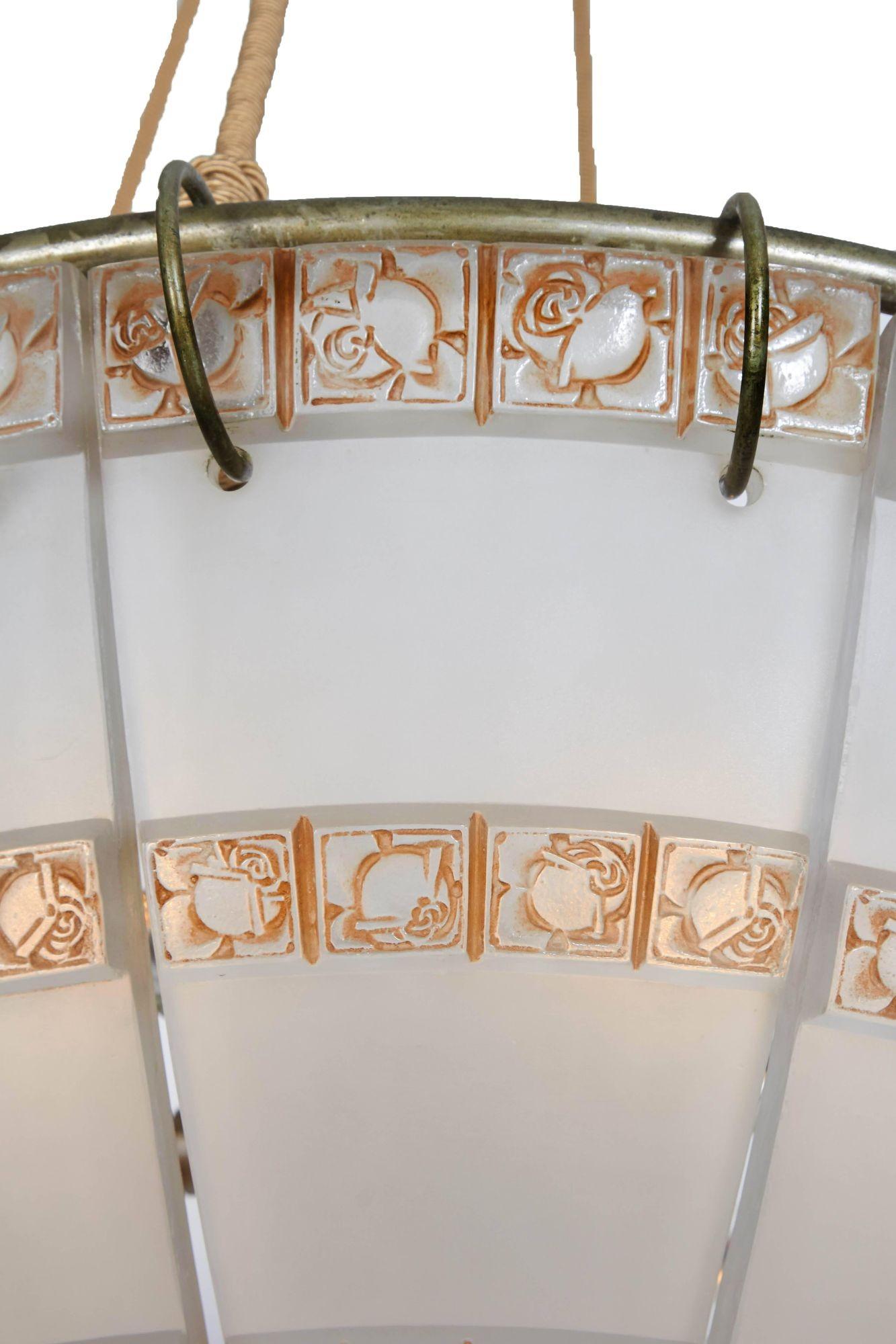 Bande de Roses, Kronleuchter von Rene Lalique im Zustand „Hervorragend“ im Angebot in Van Nuys, CA