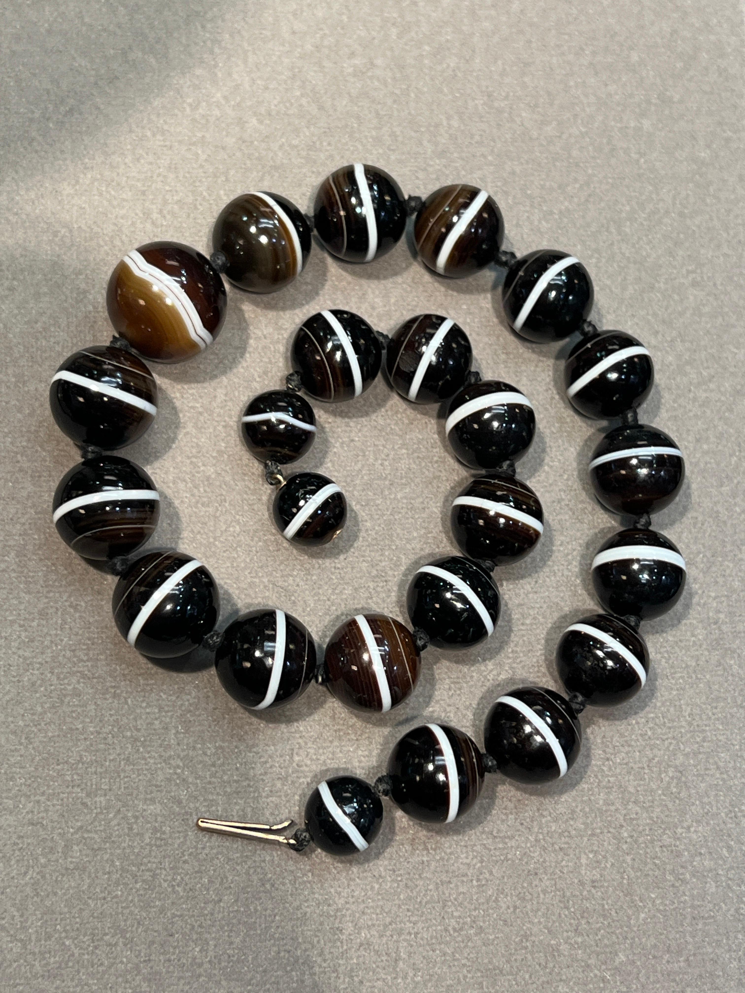 Collana di perline di agata a bande in vendita 1