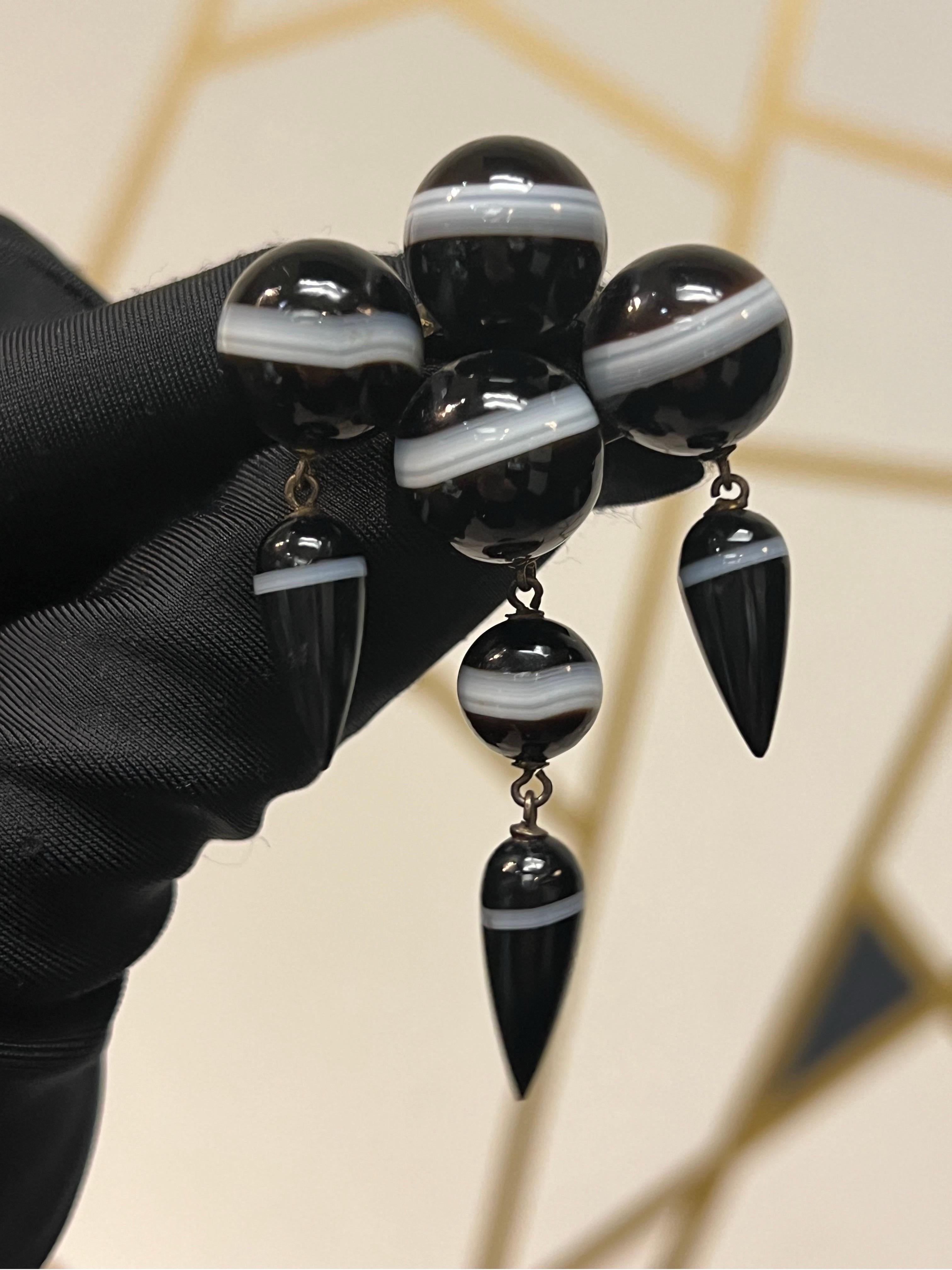 Conjunto de anillo y broche de ágata en banda Victoriano en venta