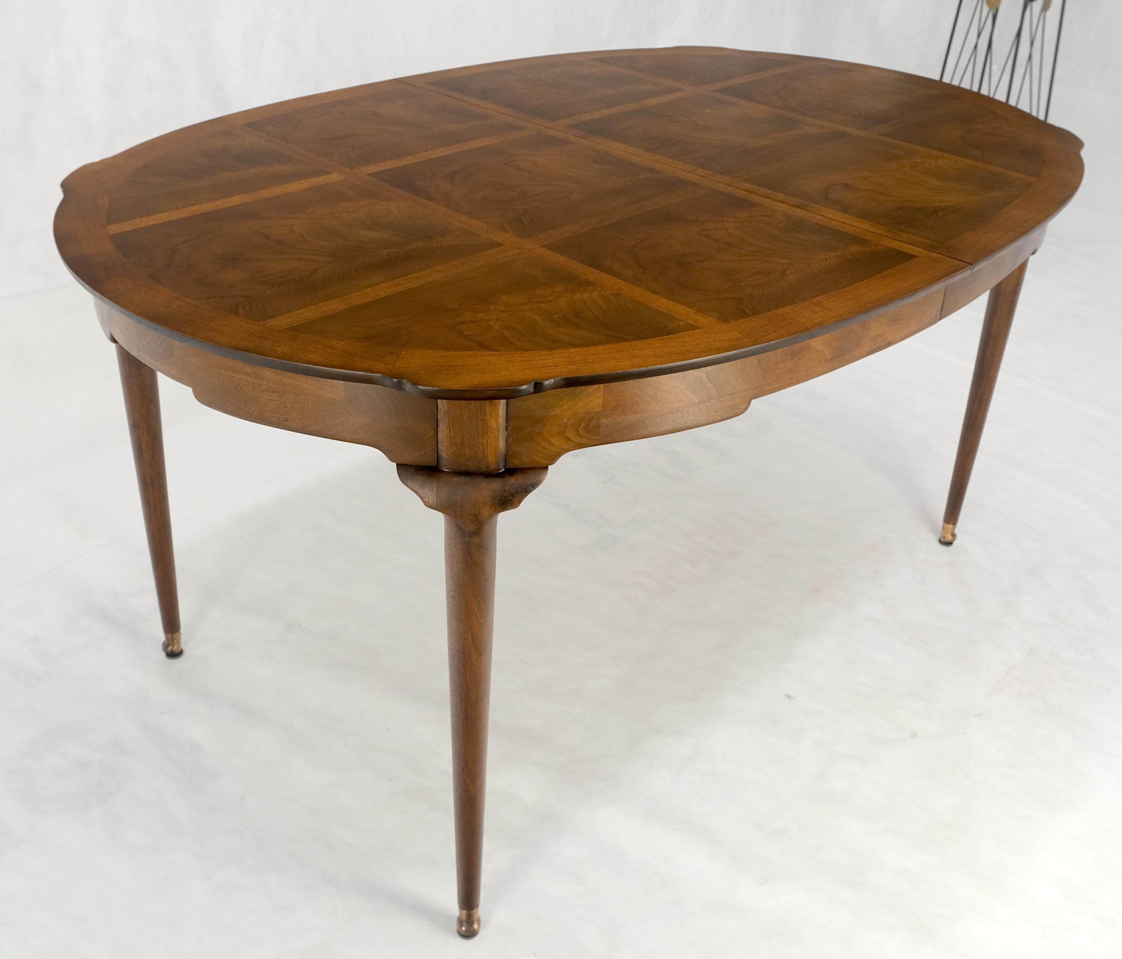 Ronce de noyer flammé ovale à trois feuilles  Table de conférence MINT ! en vente 2