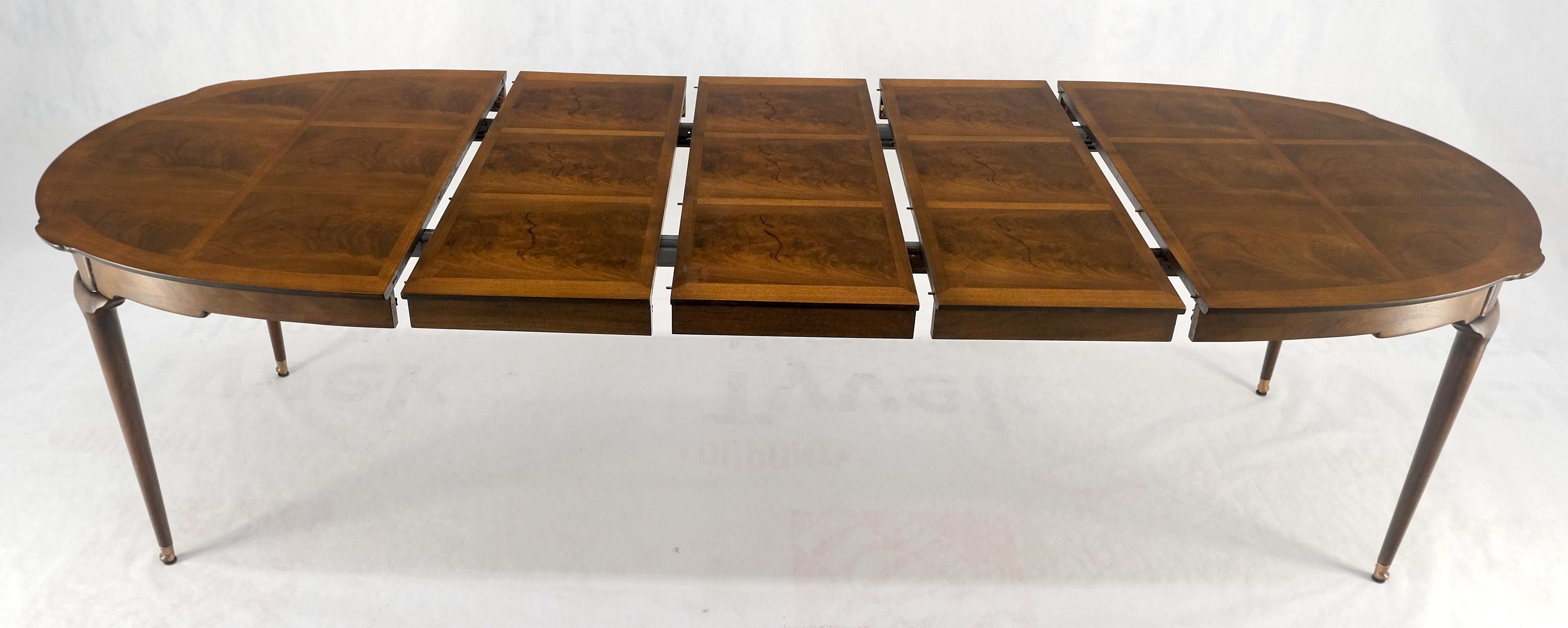 Ronce de noyer flammé ovale à trois feuilles  Table de conférence MINT ! en vente 7