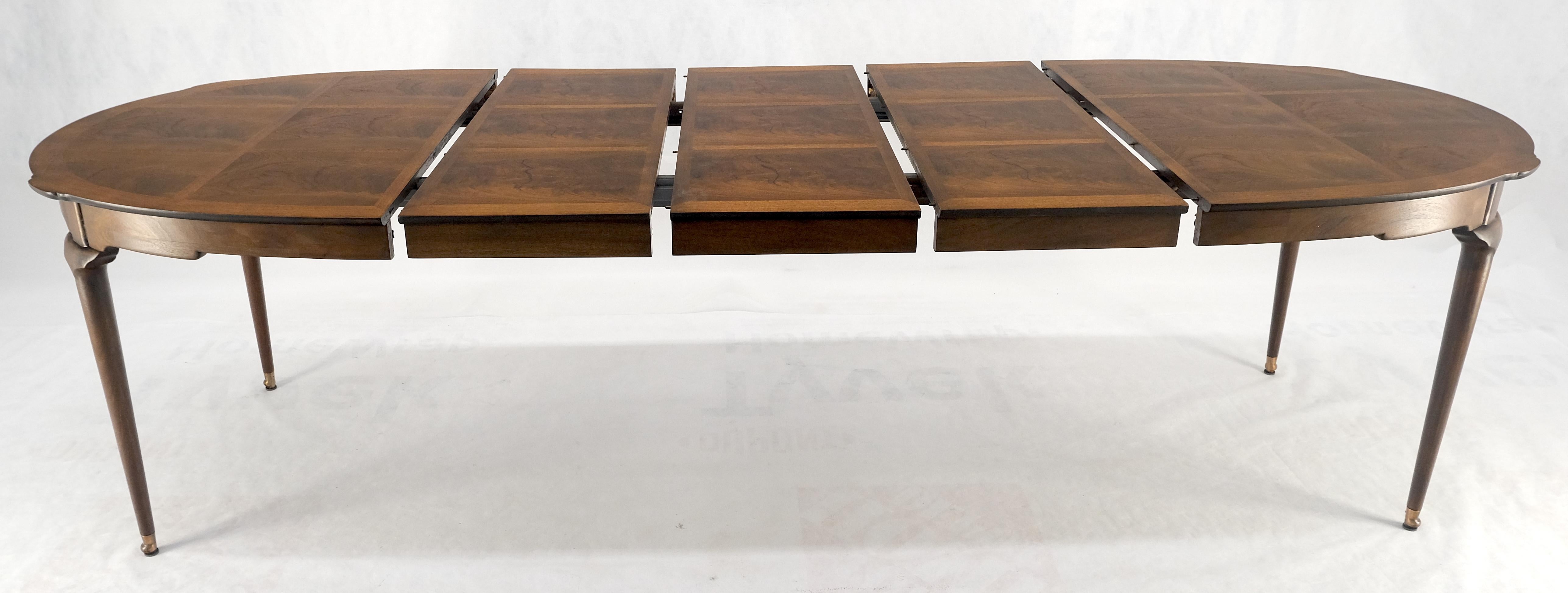 Ronce de noyer flammé ovale à trois feuilles  Table de conférence MINT ! en vente 8