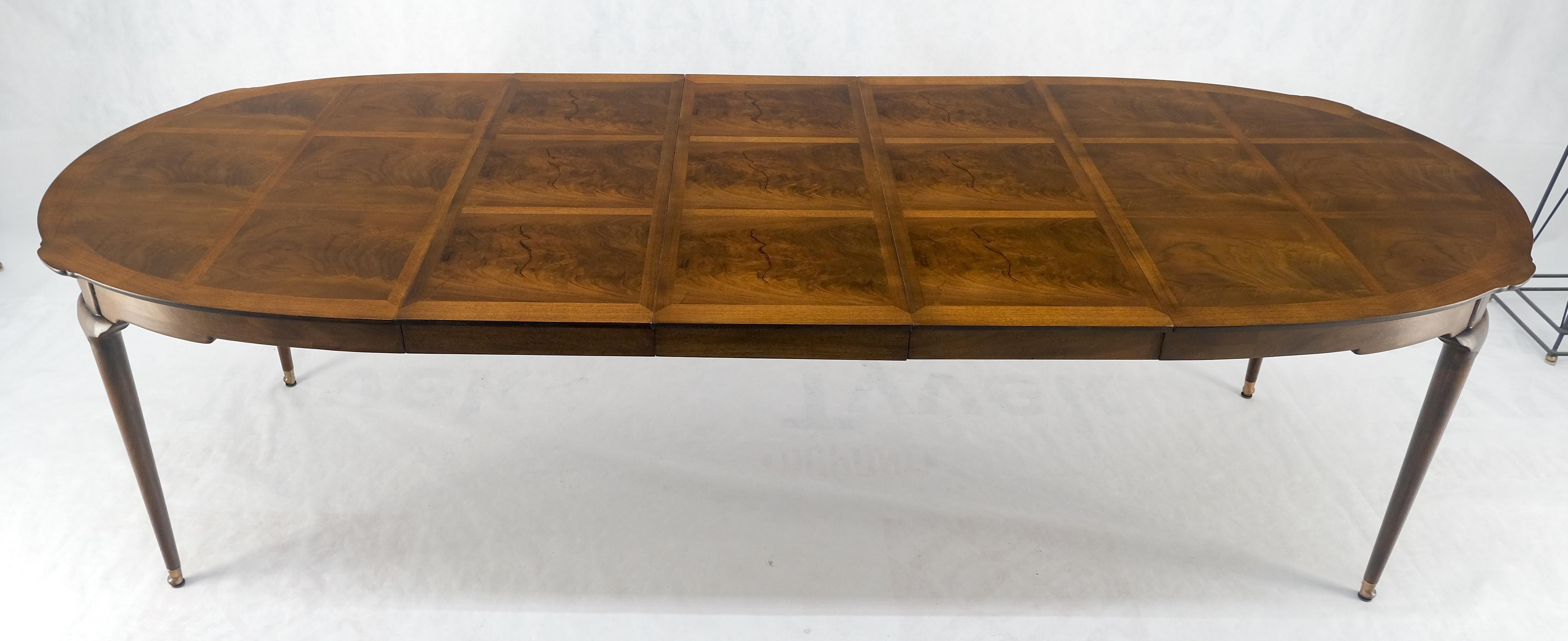 Ronce de noyer flammé ovale à trois feuilles  Table de conférence MINT ! en vente 9