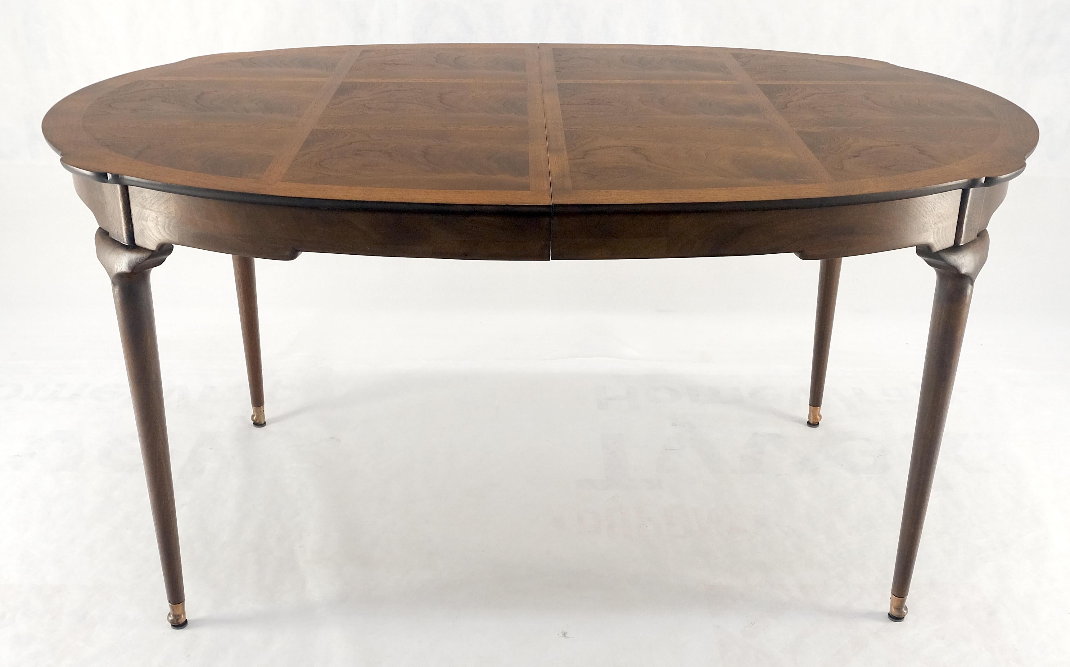 Laqué Ronce de noyer flammé ovale à trois feuilles  Table de conférence MINT ! en vente