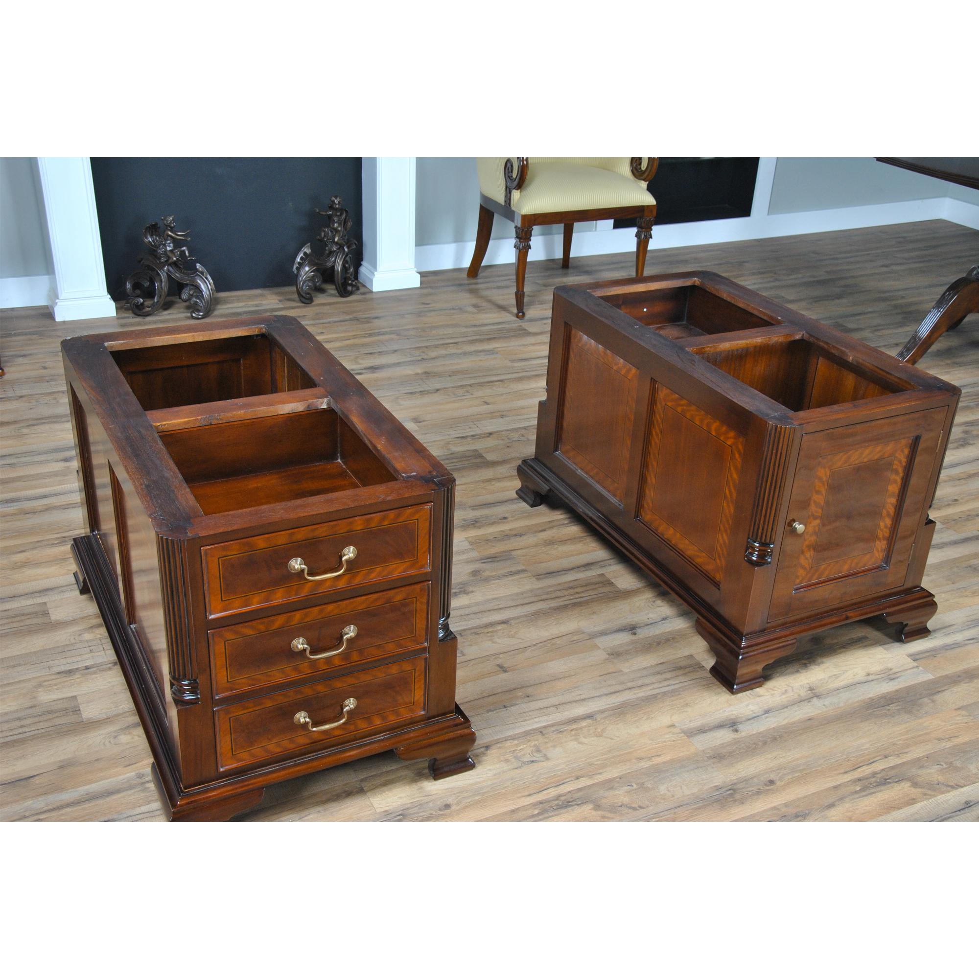 Banded Mahogany Partners Desk For Sale 4