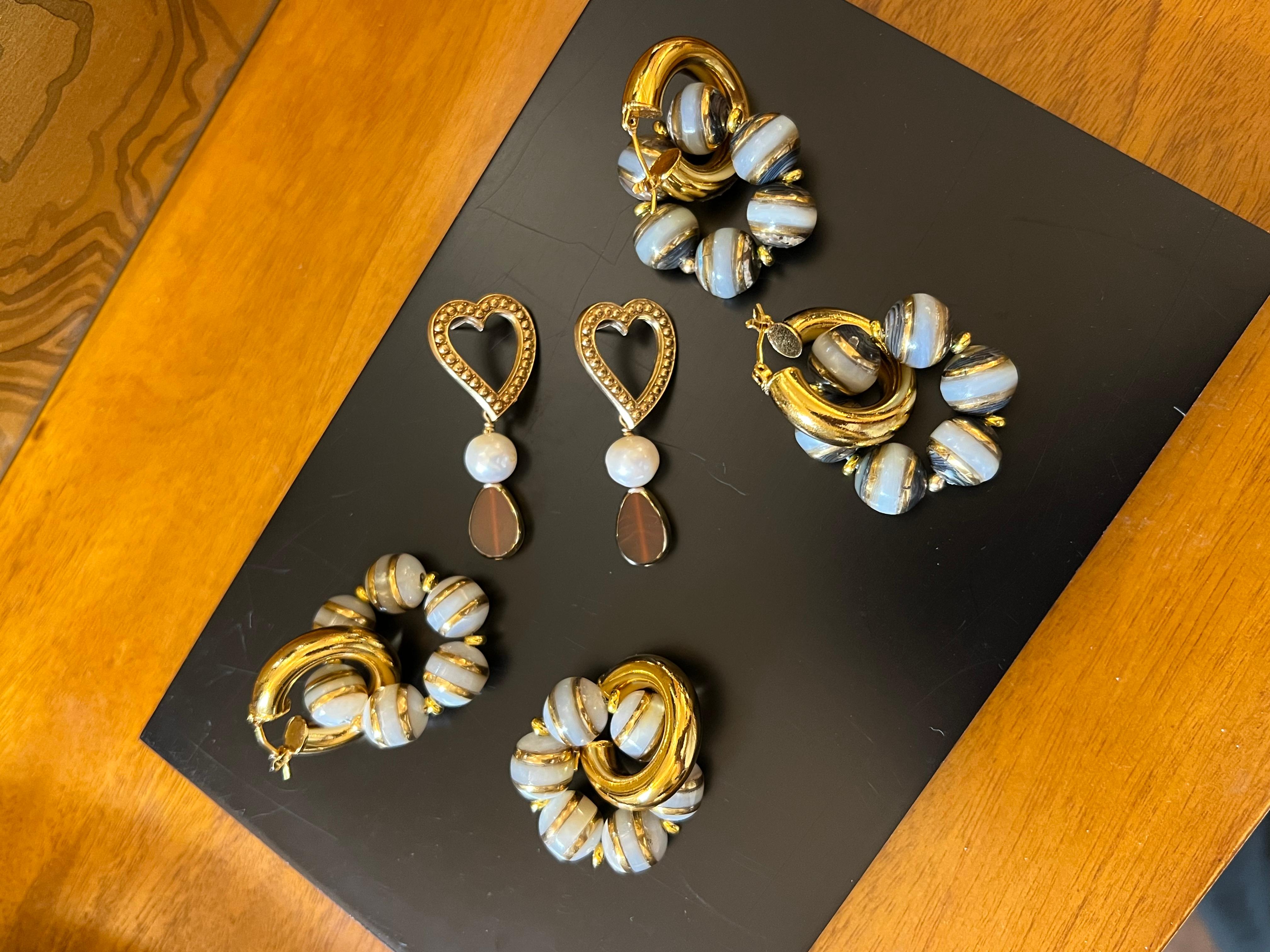 Banded Mother of Pearls Earrings In New Condition For Sale In Monrovia, CA