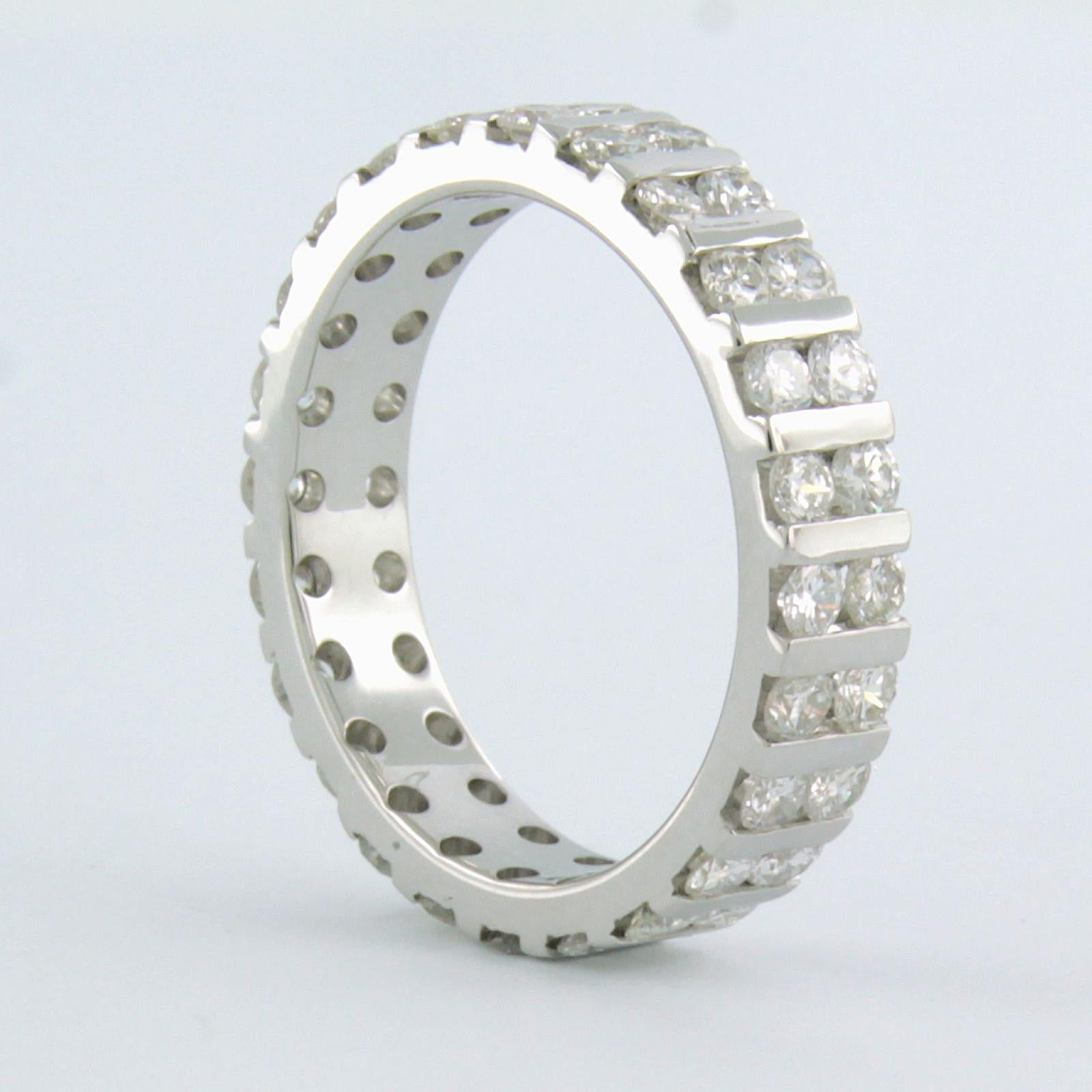 Ring aus 18k Weißgold mit Brillant bis zu 2,00 ct - F/G - VS/SI - Ringgröße US 8 - EU 18.25 (57)

Ausführliche Beschreibung

Die Oberseite des Rings ist 4,0 mm breit und 1,5 mm hoch.

Ringgröße US 8 - EU 18.25 (57).

Gewicht 6,3 Gramm

Satz mit

-