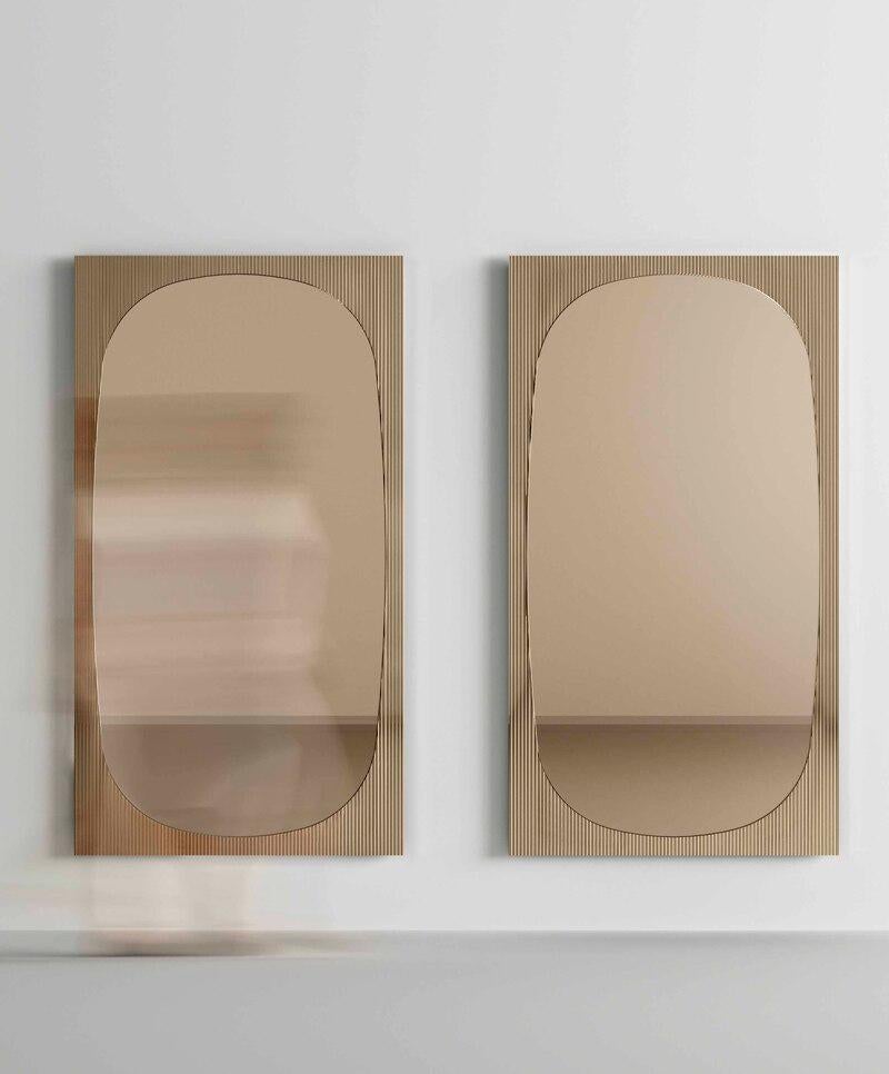 Wandspiegel mit Bändern, entworfen von Angeletti Ruzza Design, hergestellt in Italien  im Angebot 1
