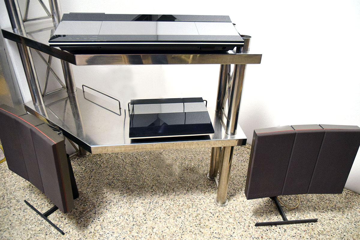 ang & Olufsen complete stereo system designed by Jacob Jensen 1990s.
Consisting of: 
Beocenter 9300 with mirror finish, with radio, amplifier, CD player, cassette player.
Beogram 4500 turntable with tangential arm.
Beovox pair of speakers for