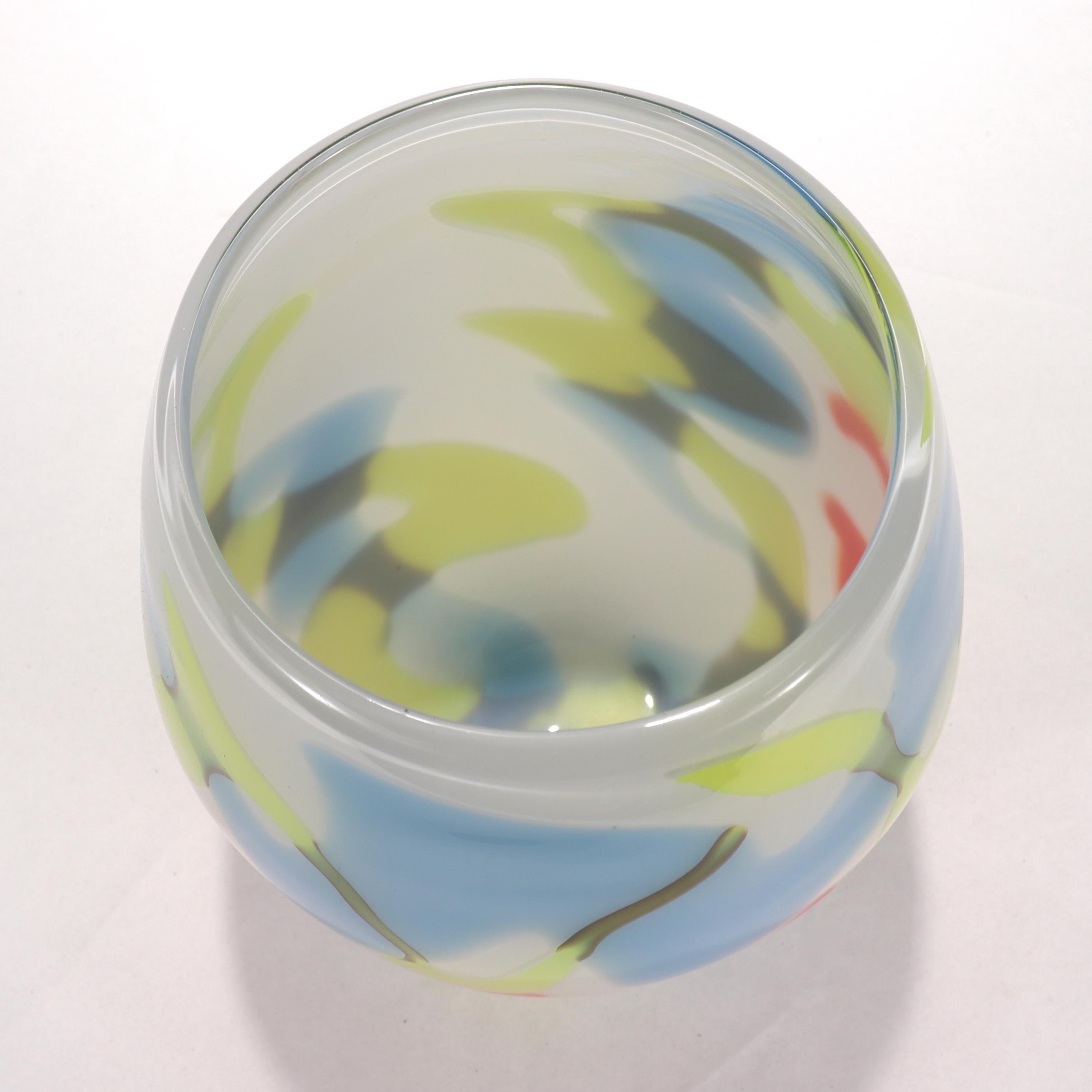 Vase en verre d'art ciselé 