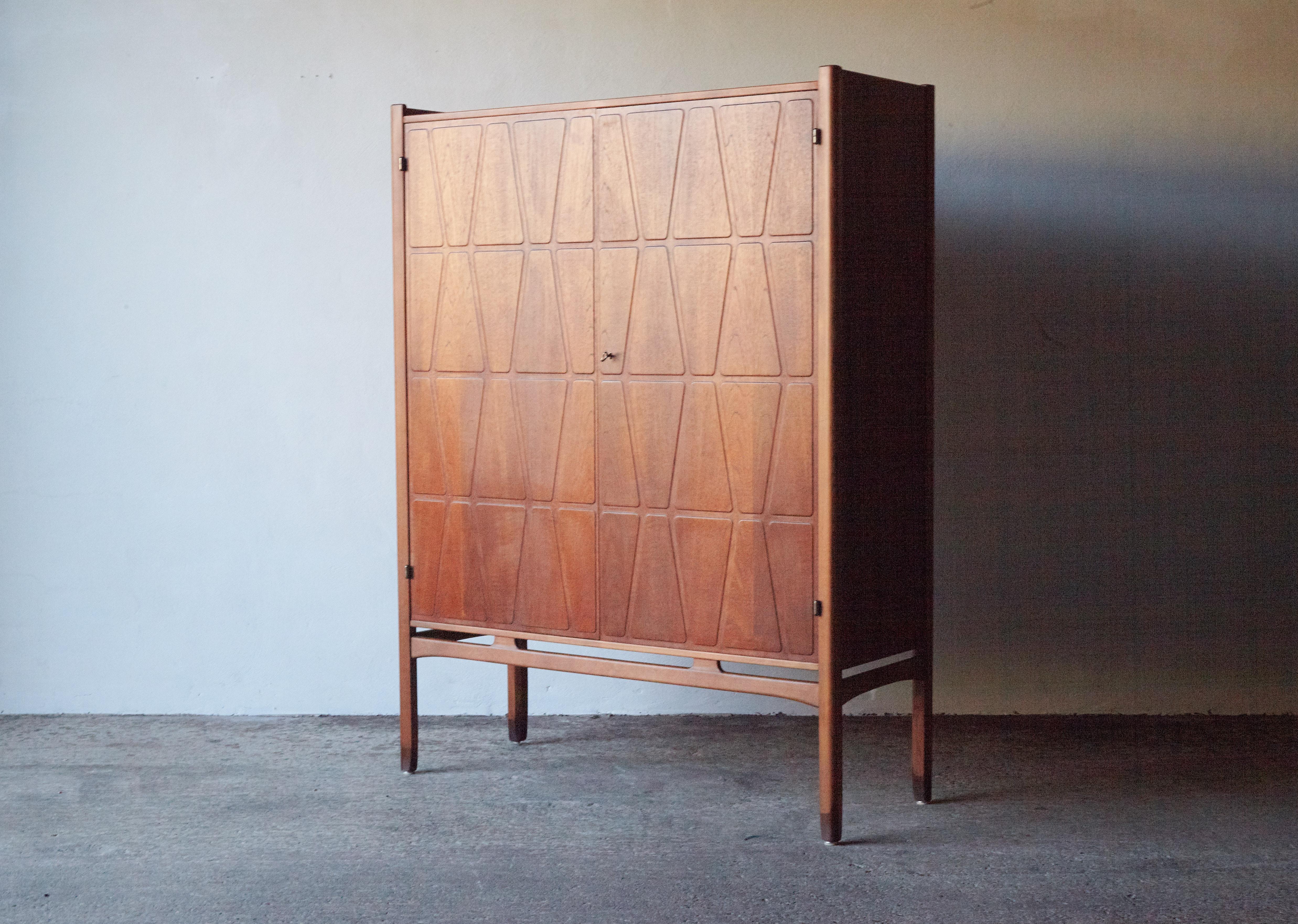 Bangkok Cabinet by Yngve Ekström ‘Ekstrom’ for Westbergs Mobler, 1950s, Sweden In Good Condition In London, GB