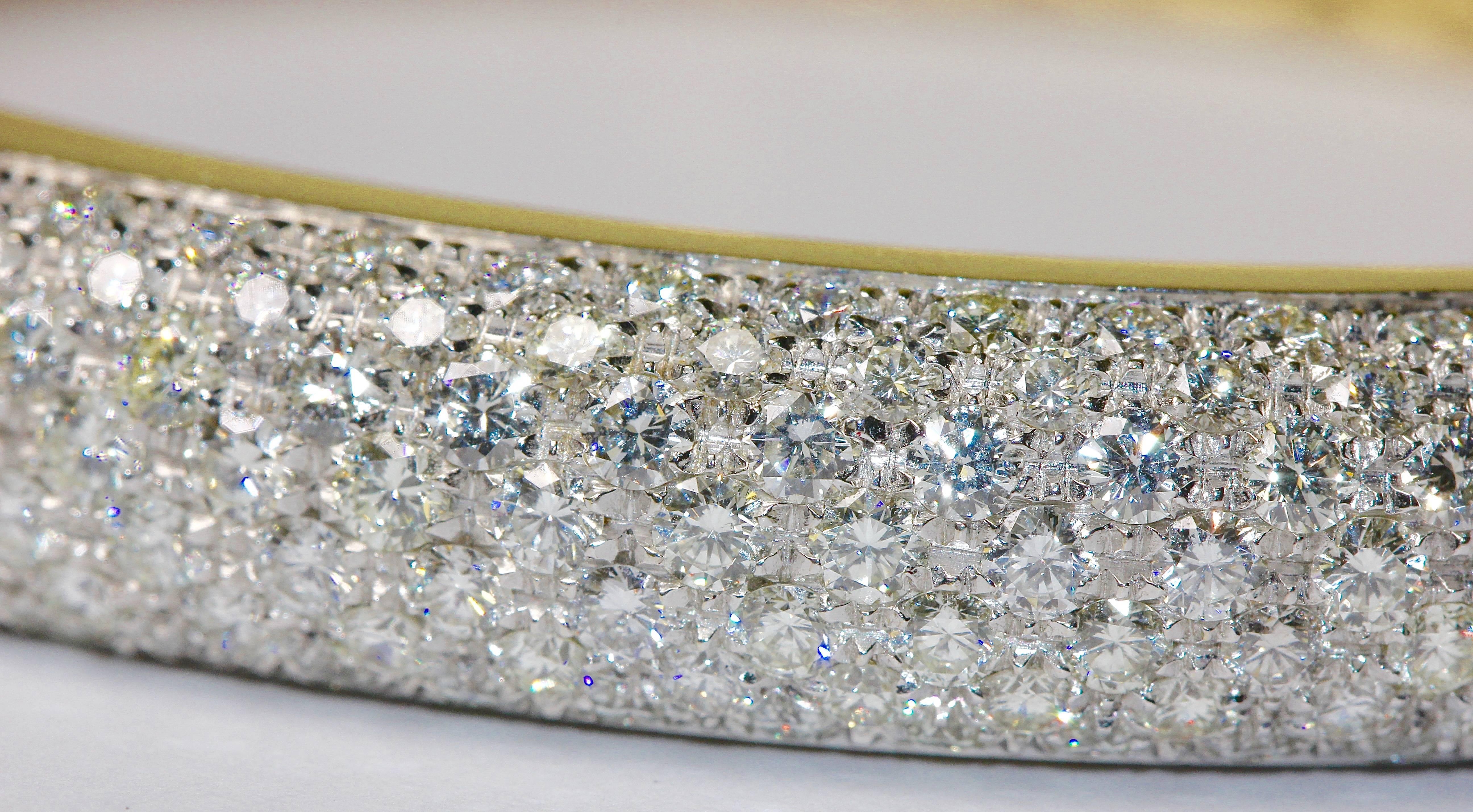 Bangle, 18k Gold, 55.8 gram Set with 8.10ct Diamonds, with Certificate 4