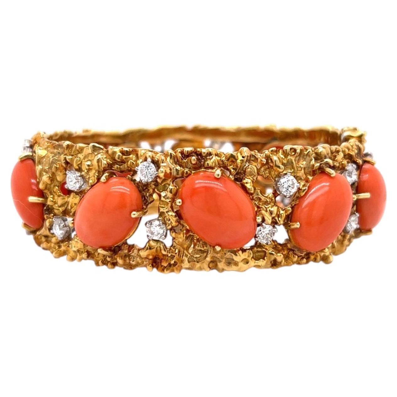 BRACCIALE A CAMPANA 1960 Oro giallo 18 carati 3,25 CTW Diamante e corallo mediterraneo