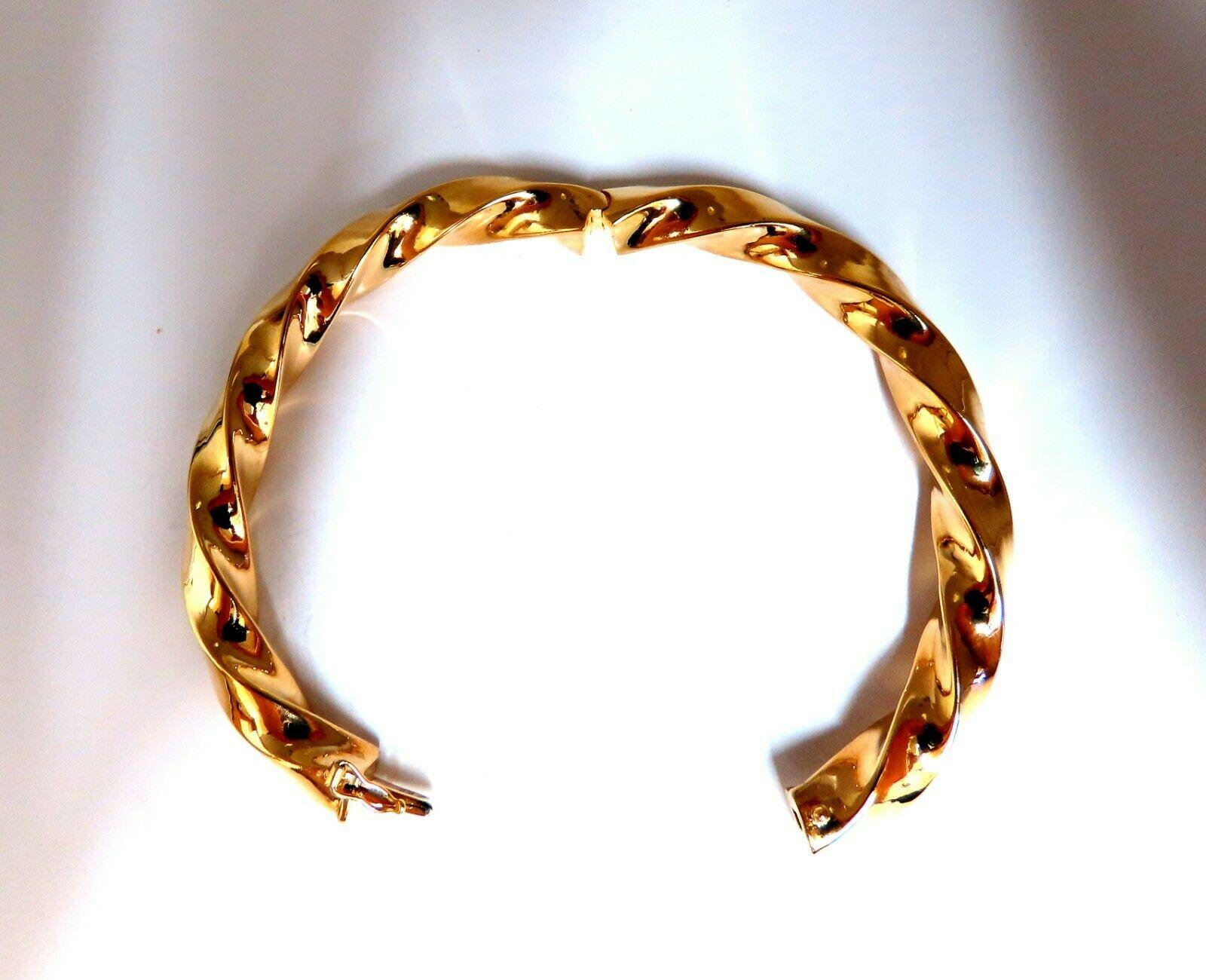 Bangle bracelet Candy Cane twist 14 karat, Italy In New Condition For Sale In New York, NY