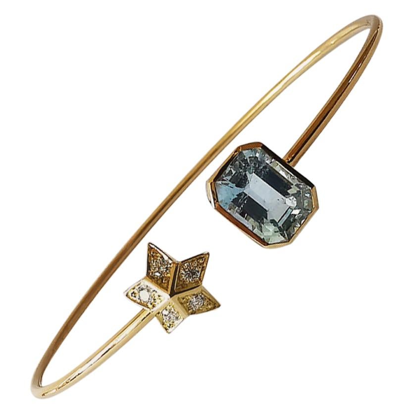 Bangle Bracelet in 18 Karat Yellow Gold with a Diamond Star and an Aquamarine For Sale