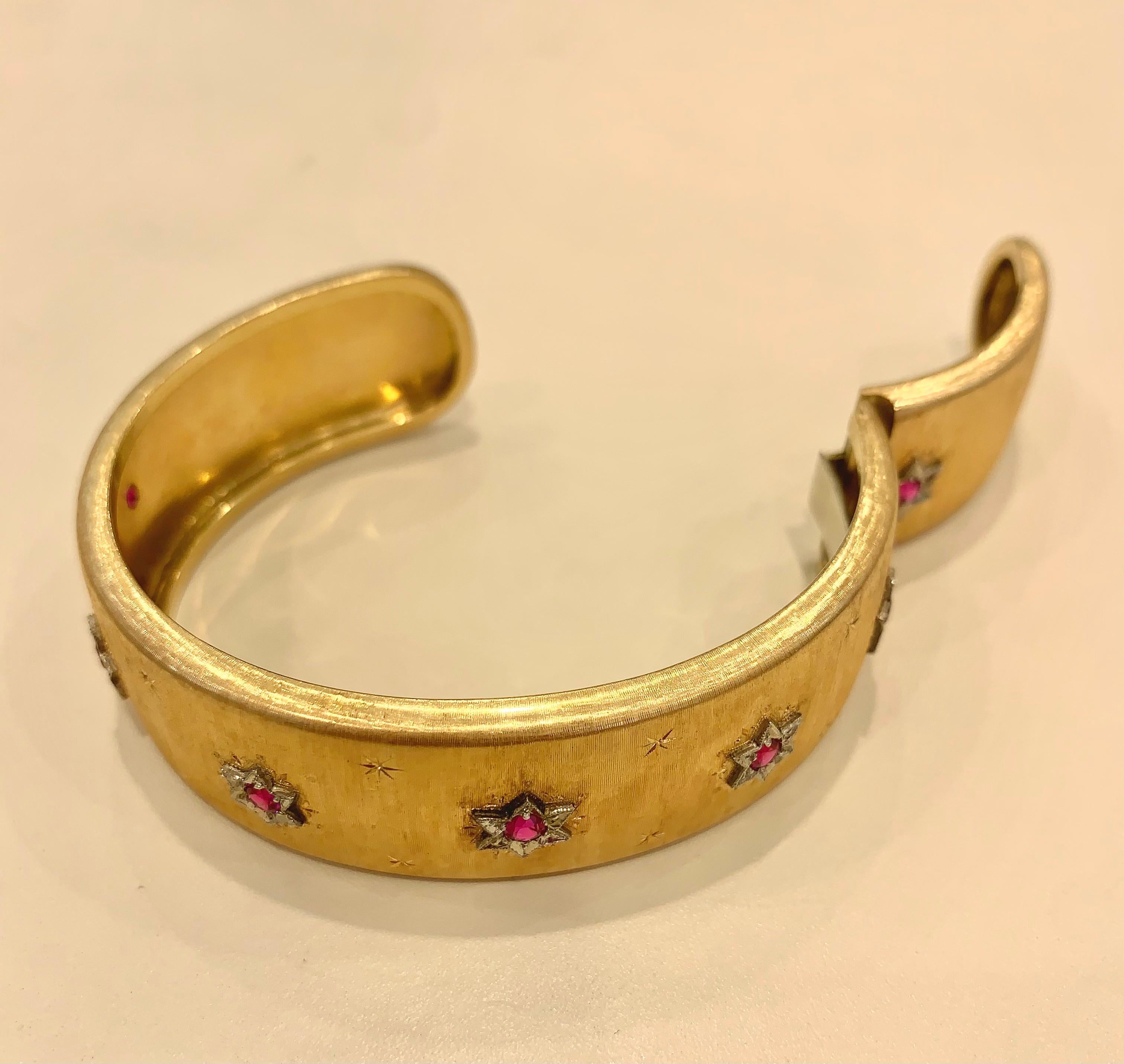 Round Cut Bangle Bracelet in Yellow Gold, White Gold and Rubies For Sale