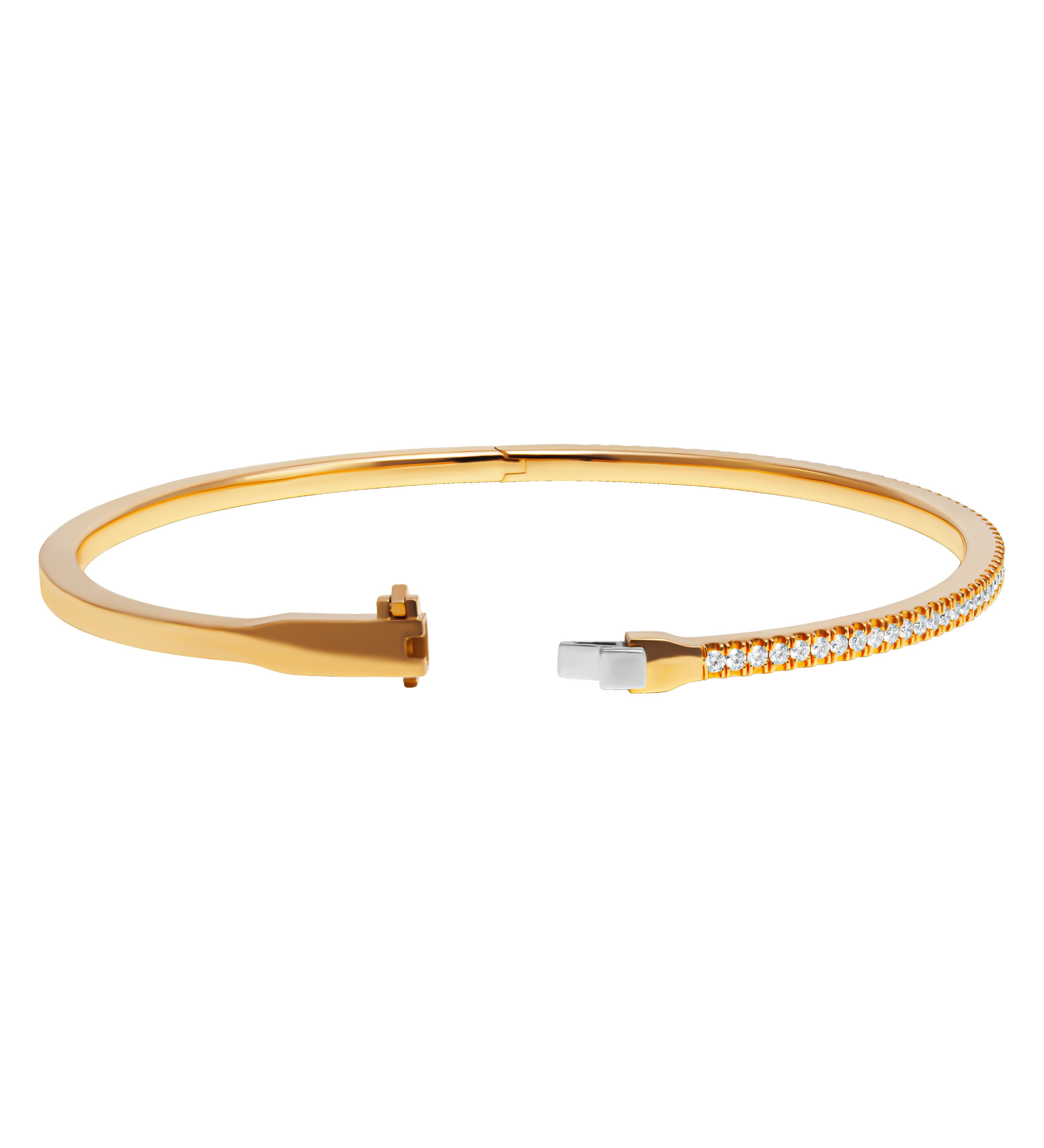 Moderno Bangle Bracelet with Pave Diamonds in vendita