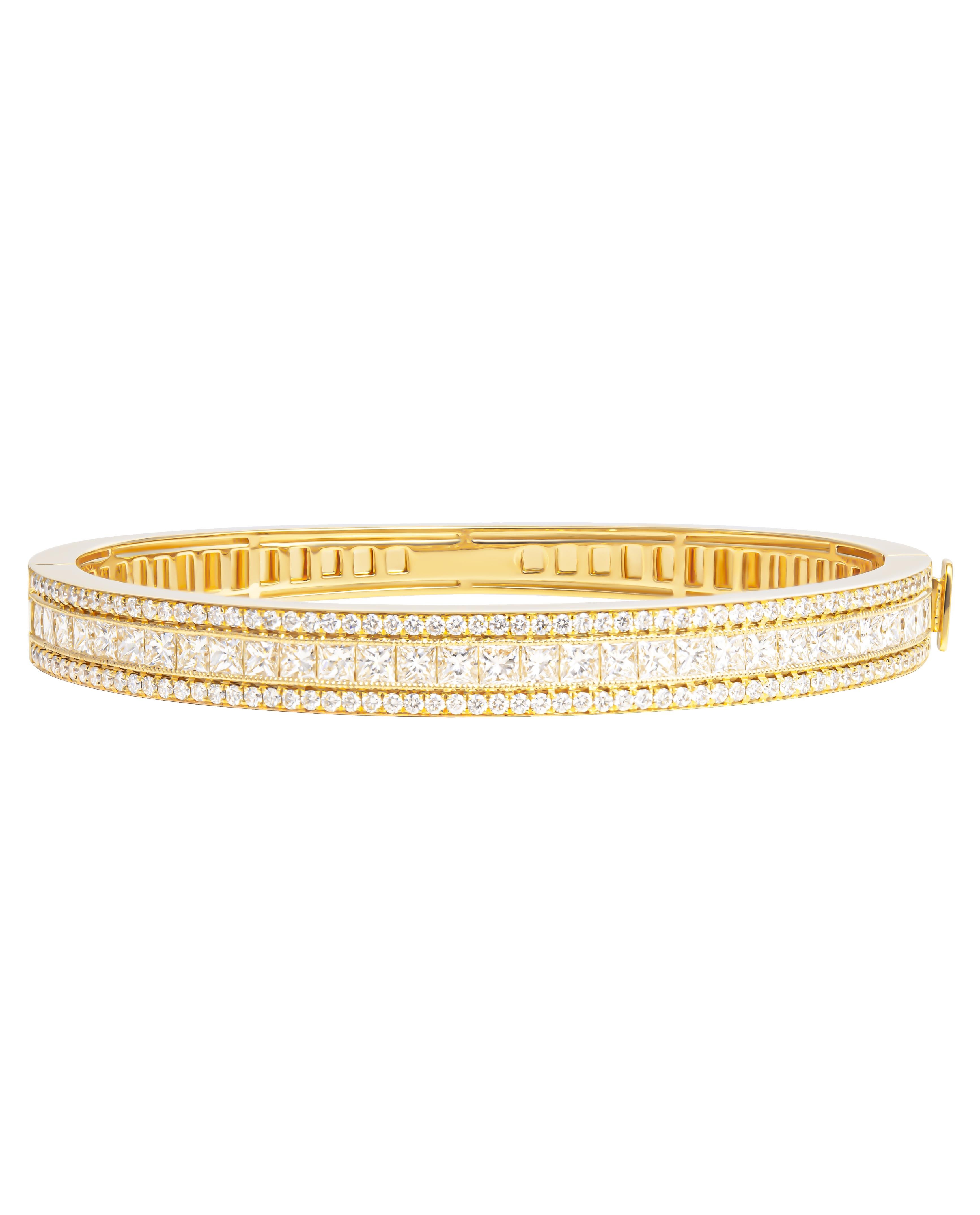 Armspange mit Diamanten im Prinzessinnenschliff
Aus 14K Gelbgold
Mit Diamanten im Prinzessschliff 31 Steine - 3,00ct
Runde Pave-Diamanten - 1,15ct 
für 6-7in Handgelenk