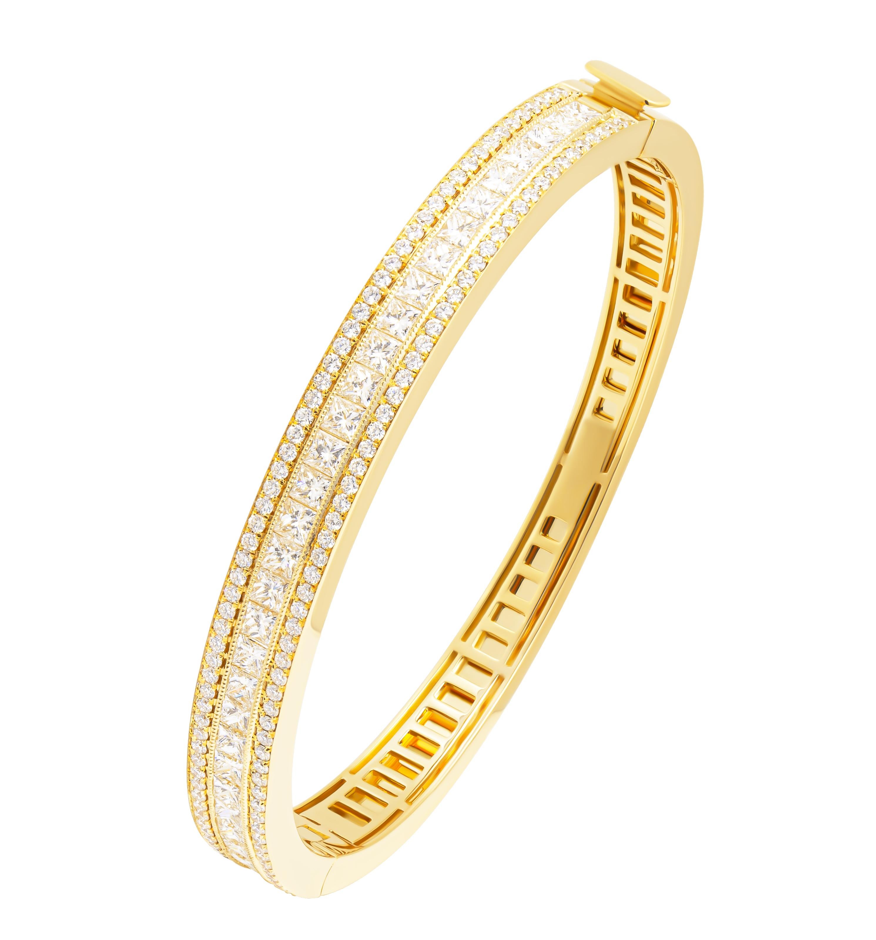 Armspange mit Diamanten im Prinzessinnenschliff (Moderne) im Angebot