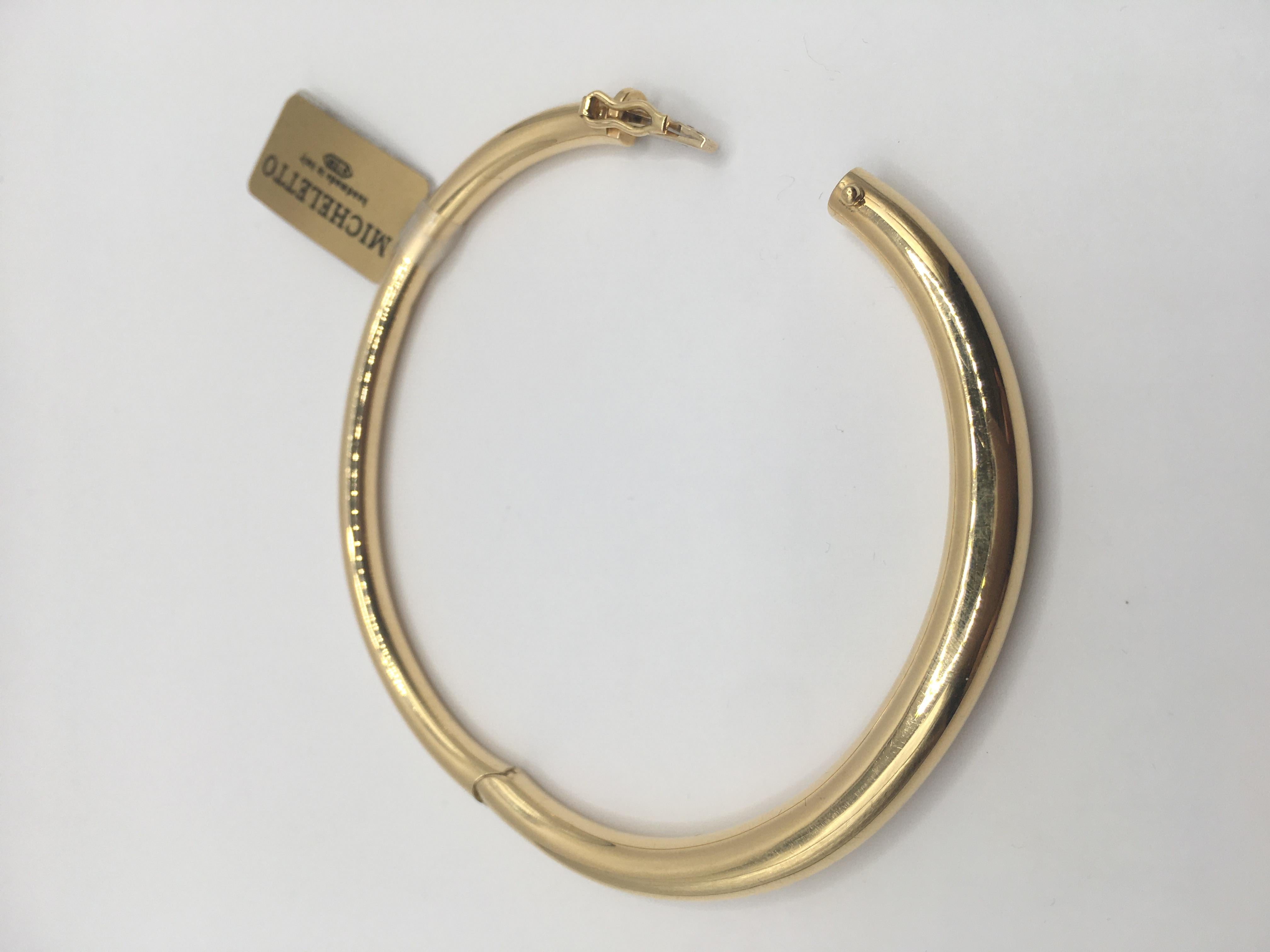 Découvrez l'élégance intemporelle avec le bracelet 