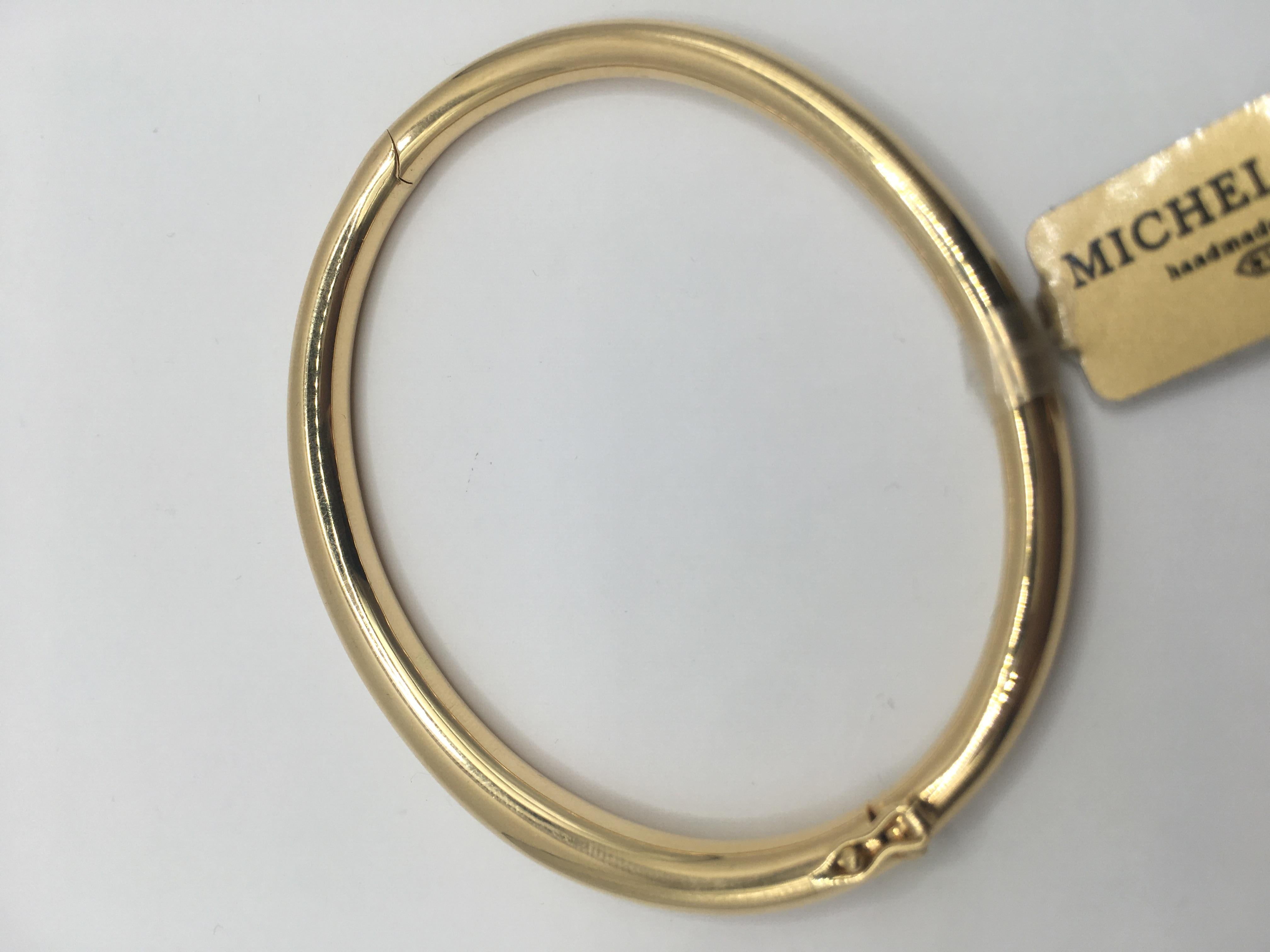 Collection Essence : Bracelet jonc en or jaune 18 carats Pour femmes en vente