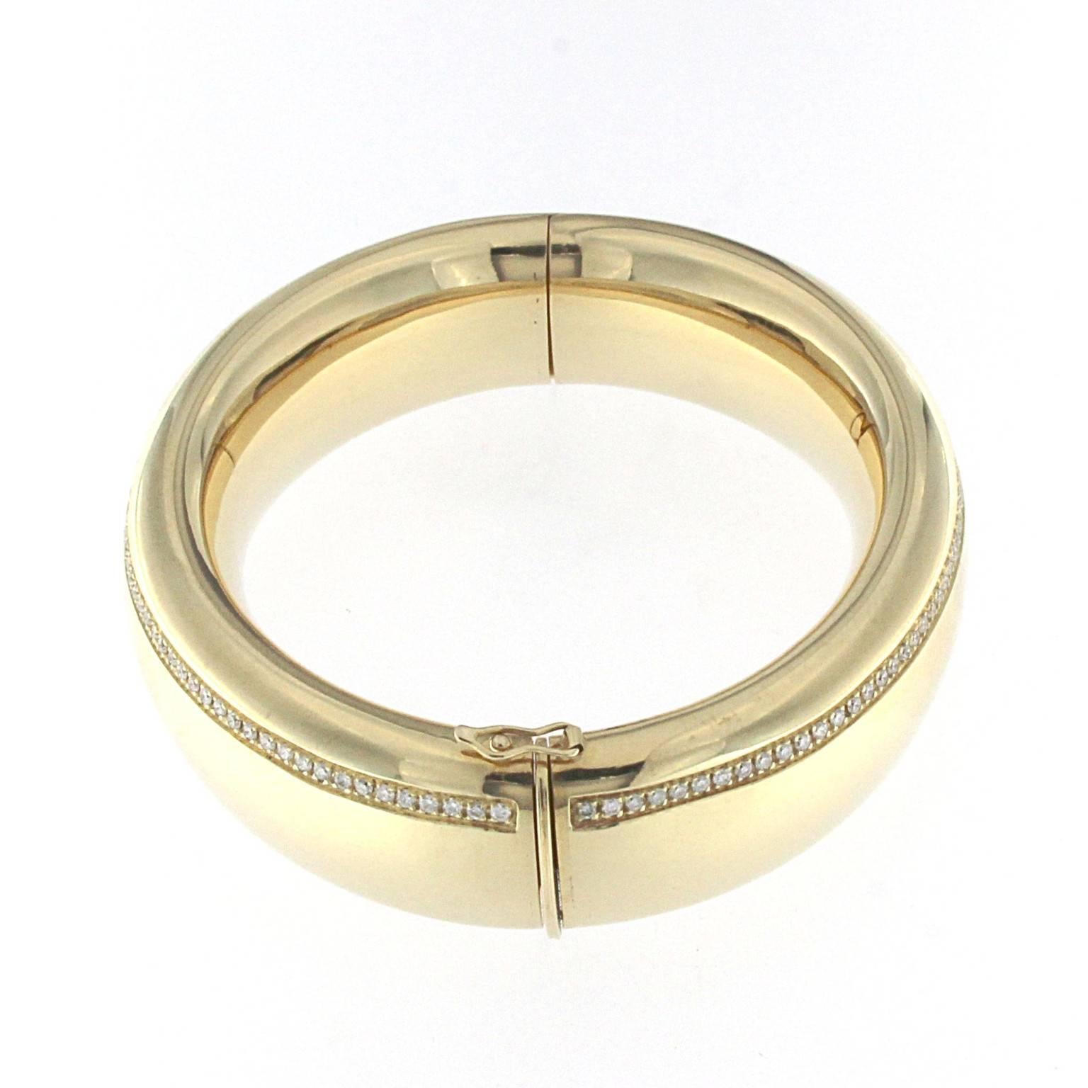 Bracelet jonc de la collection « Essence » en or jaune 18 carats et diamants Neuf - En vente à Milano, Lombardia