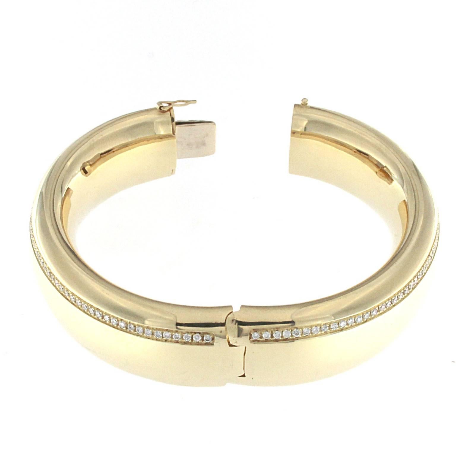 Bracelet jonc de la collection « Essence » en or jaune 18 carats et diamants en vente 4