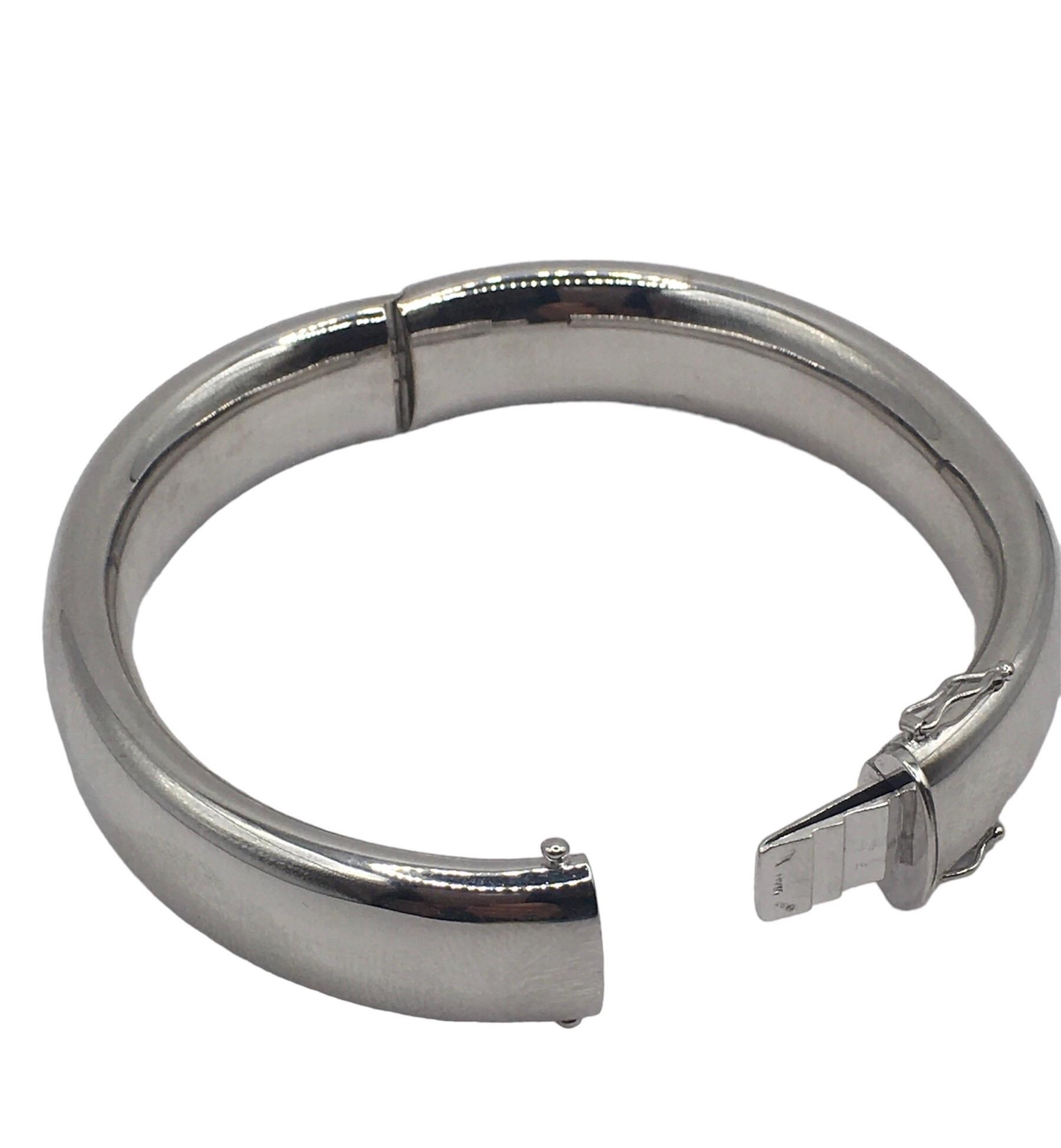 Donna Bangle della collezione 