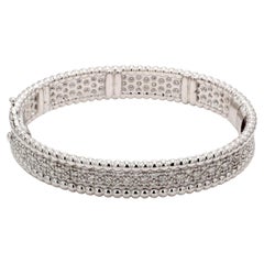 Bracelet jonc en 18 carats WG avec diamants ronds. D4.78ct.t.w.