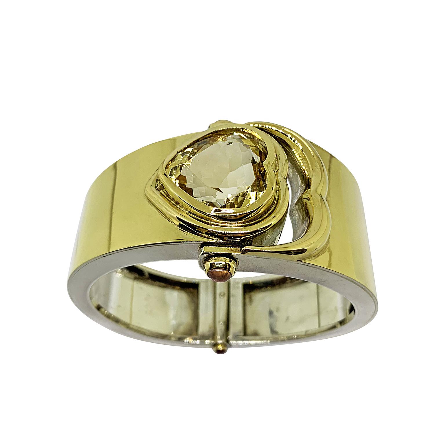 La nouvelle bague leaved in the future in the '90 and this piece is the total expressions of it 
Still contemporary the design of this bangle

there is even the bangle available for lovers