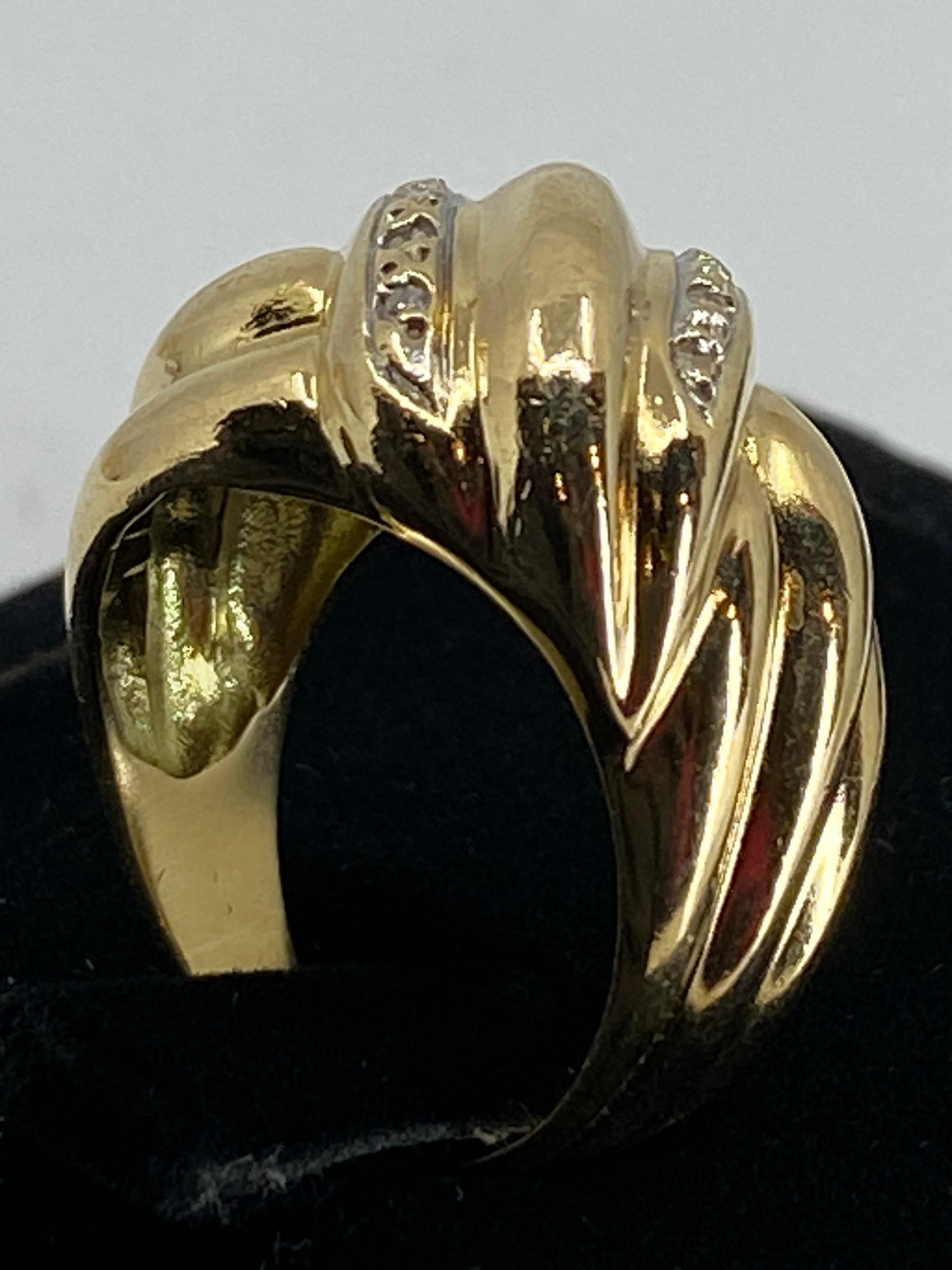 Bangle Ring in 18 Carat Gold, Model Gadroons Set with 10 Diamonds For Sale 5