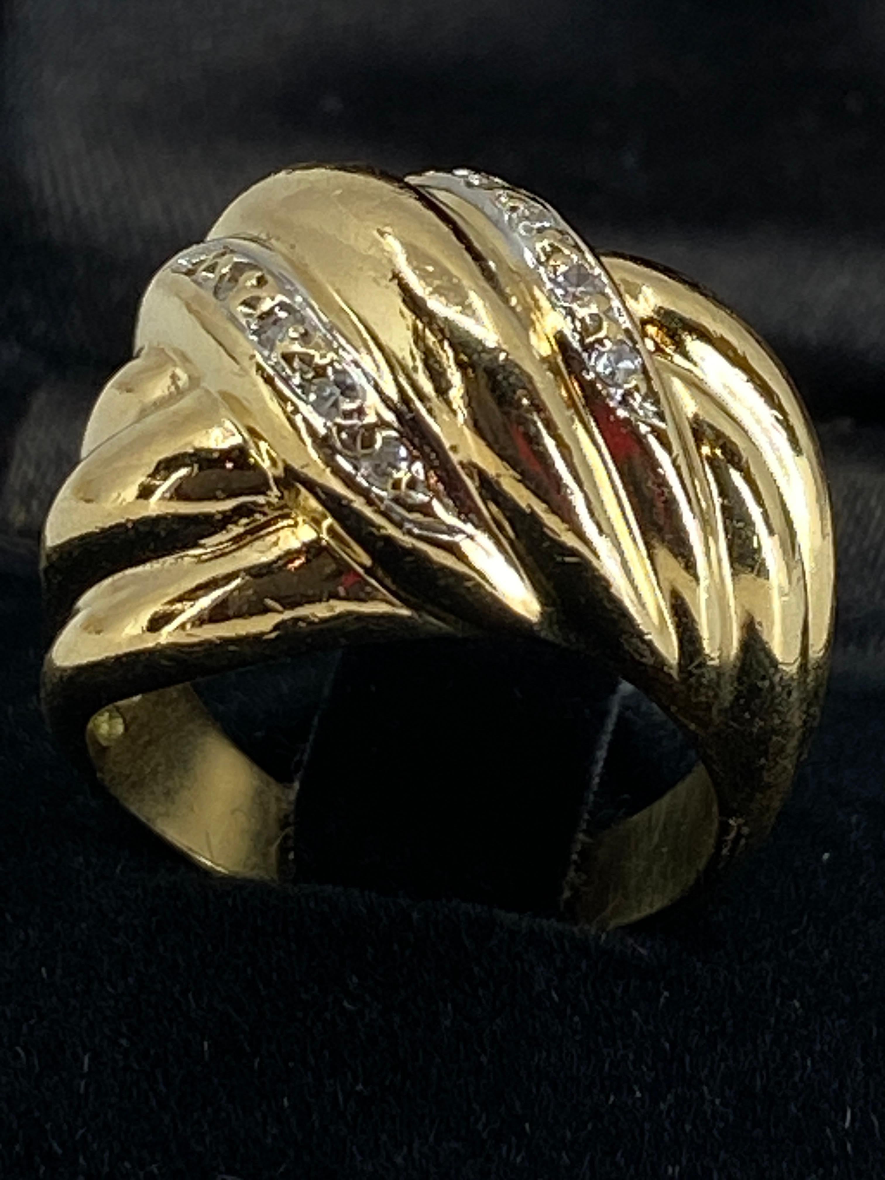 Bangle Ring in 18 Carat Gold, Model Gadroons Set with 10 Diamonds For Sale 8