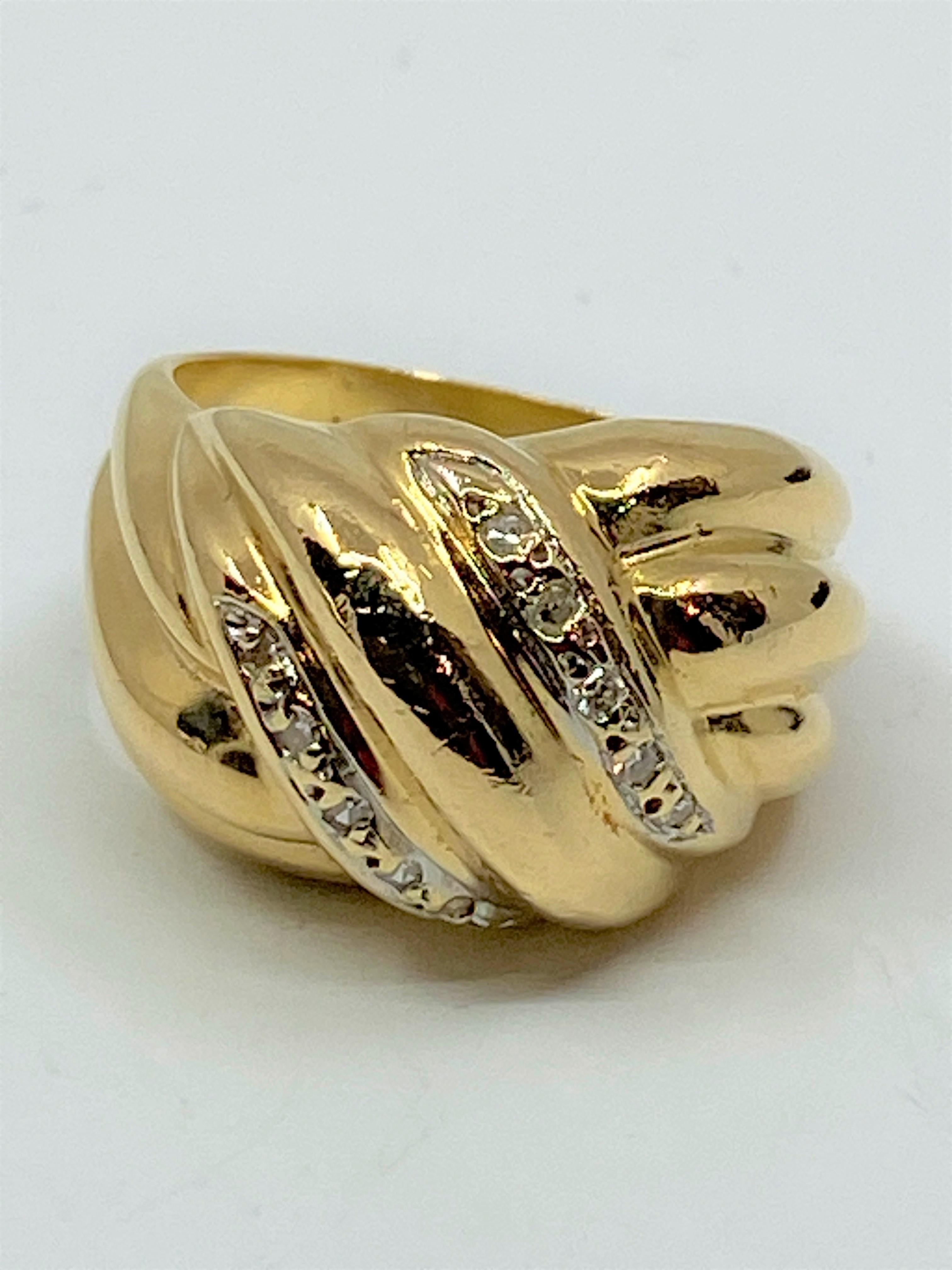 Bangle Ring in 18 Carat Gold, Model Gadroons Set with 10 Diamonds For Sale 1