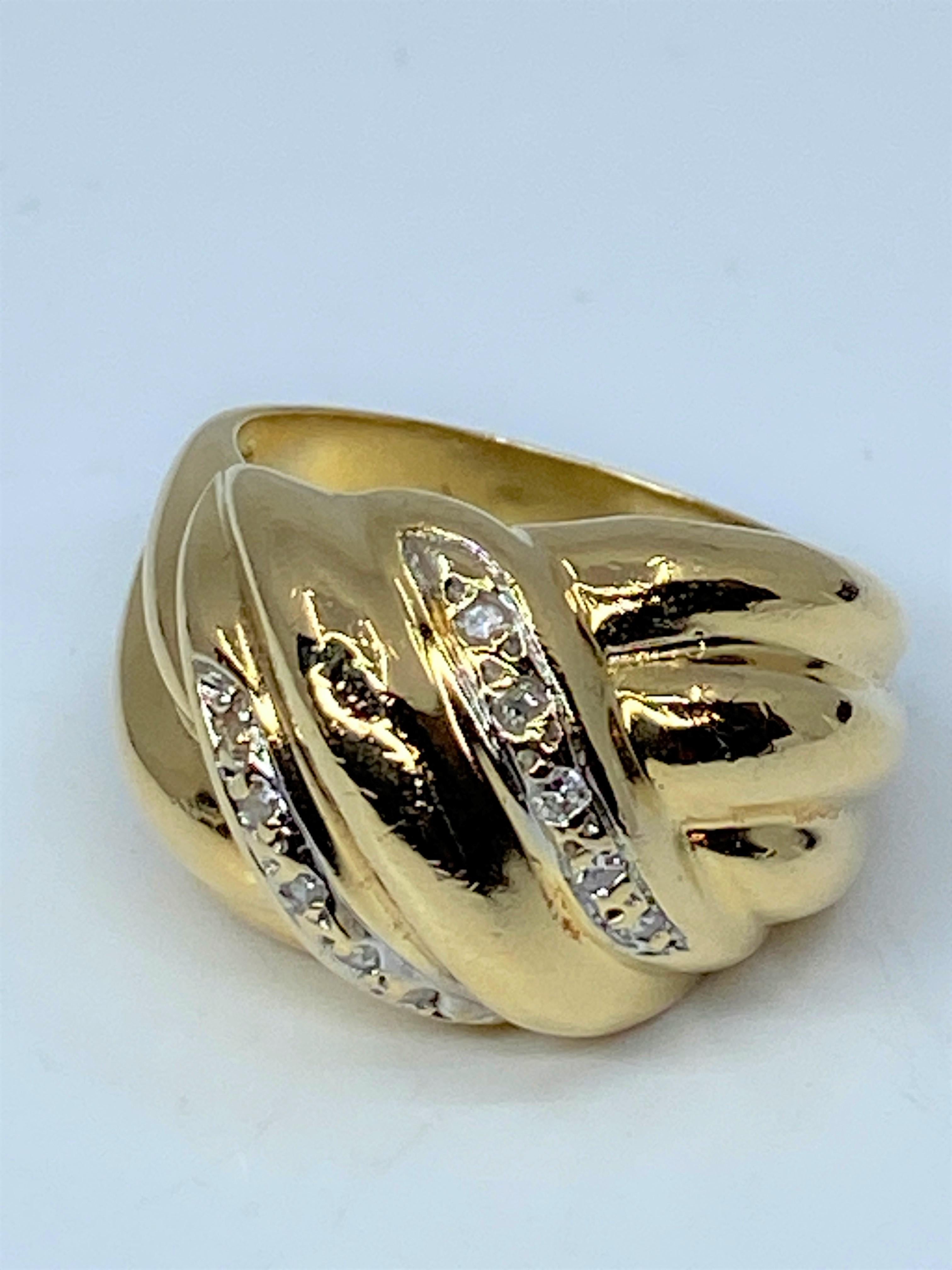 Bangle Ring in 18 Carat Gold, Model Gadroons Set with 10 Diamonds For Sale 2