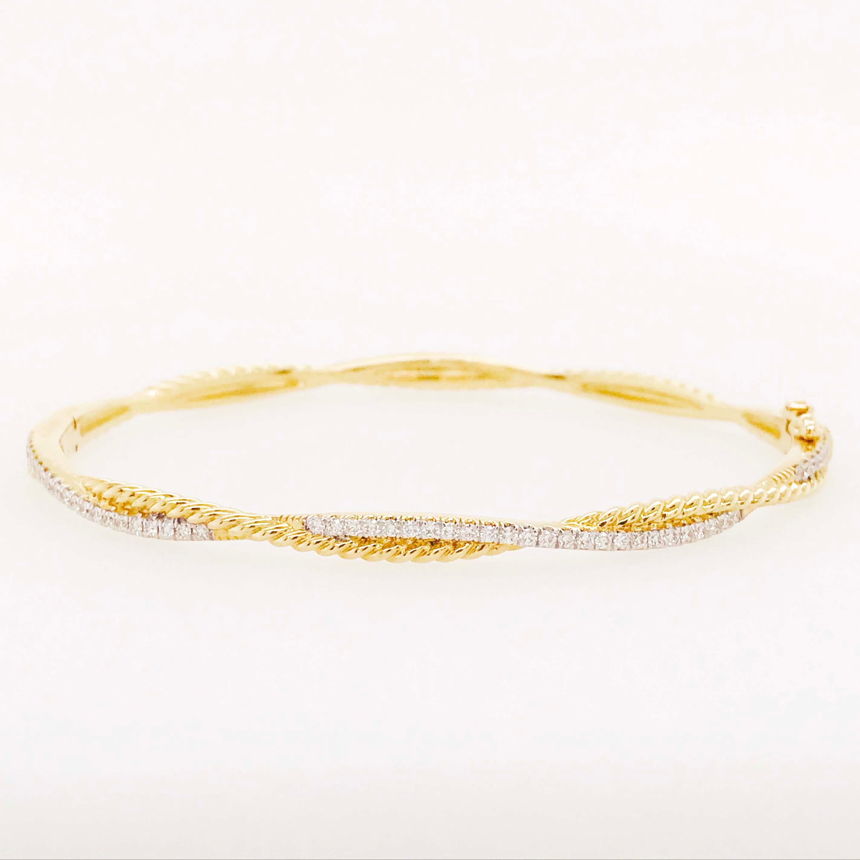 Moderne Bracelet tennis jonc en or 14 carats avec un tourbillon de diamants et un motif de corde en vente