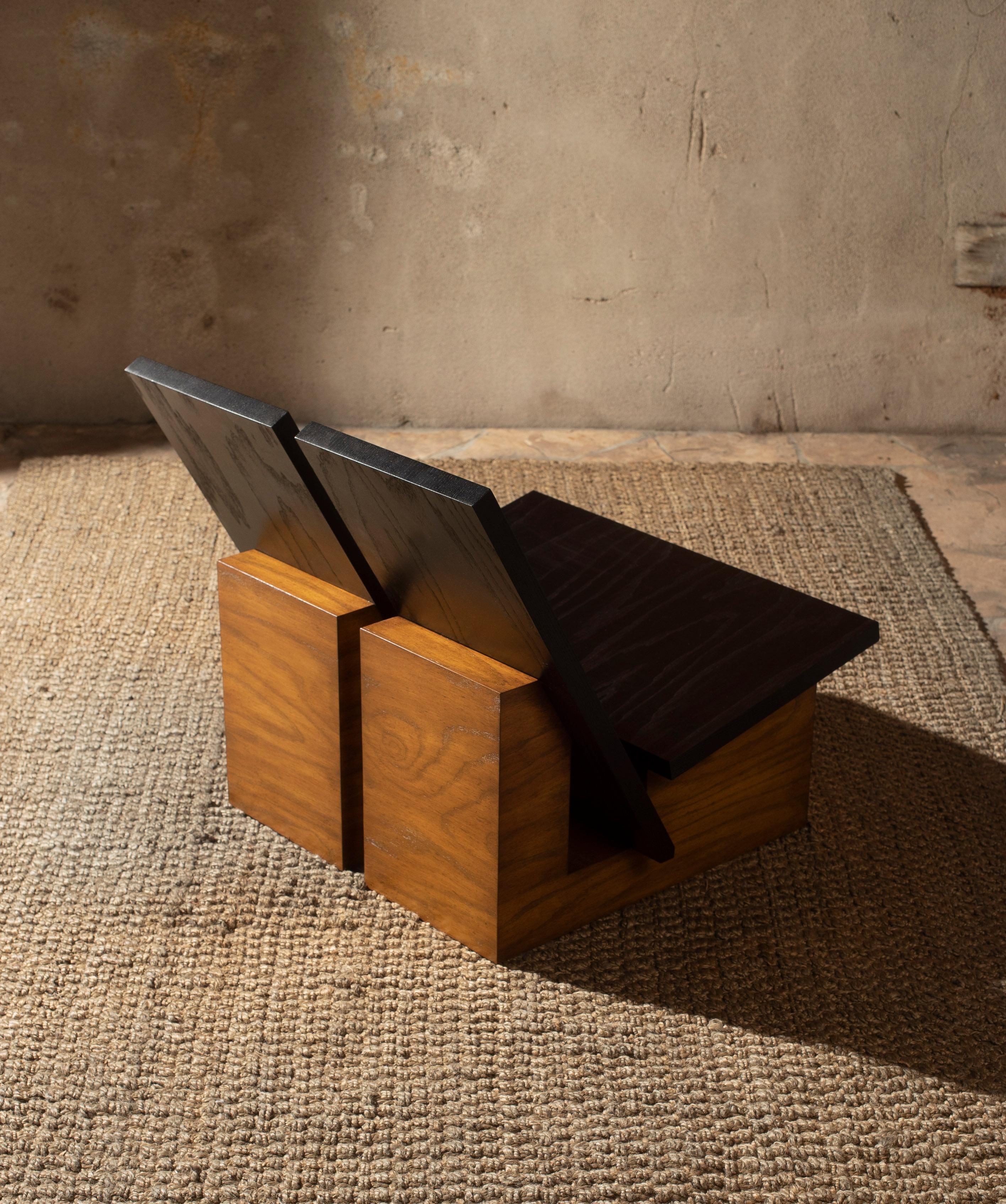 Américain Chaise longue Bangu meuble de rangement contemporain en placage de frêne en vente