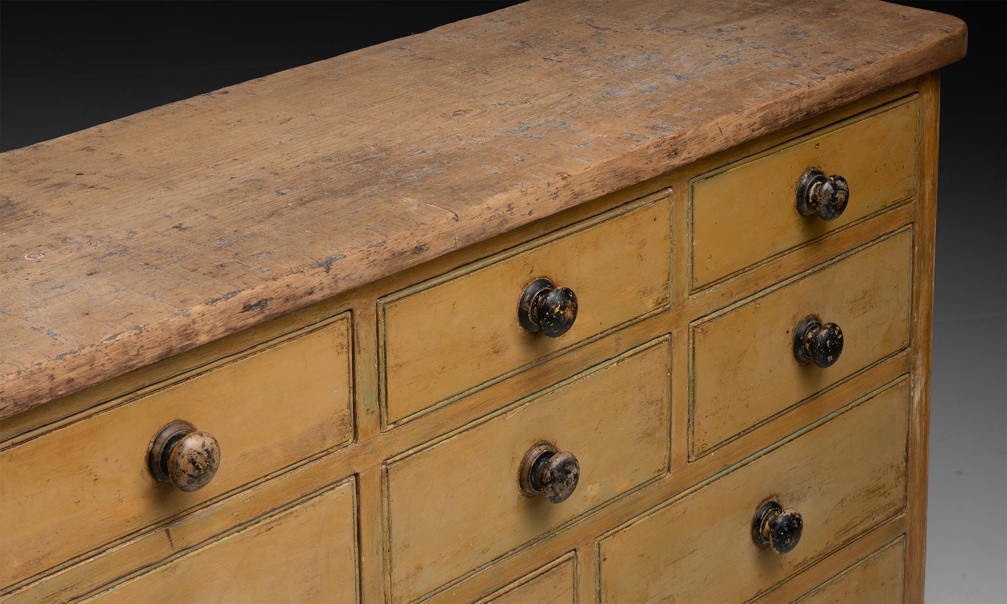 Bank of Drawers, England circa 1890 In Good Condition For Sale In Culver City, CA