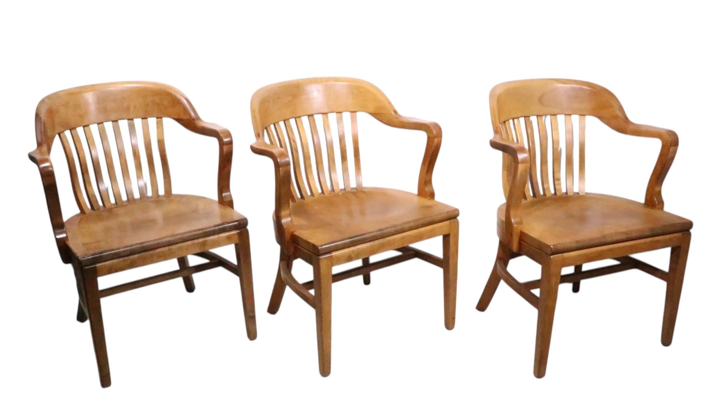 Industriale Sedie da giuria della Banca d'Inghilterra di Gunlocke 3 disponibili in vendita