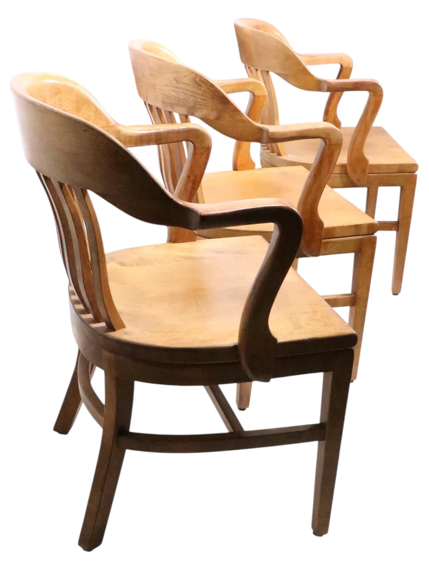 XX secolo Sedie da giuria della Banca d'Inghilterra di Gunlocke 3 disponibili in vendita