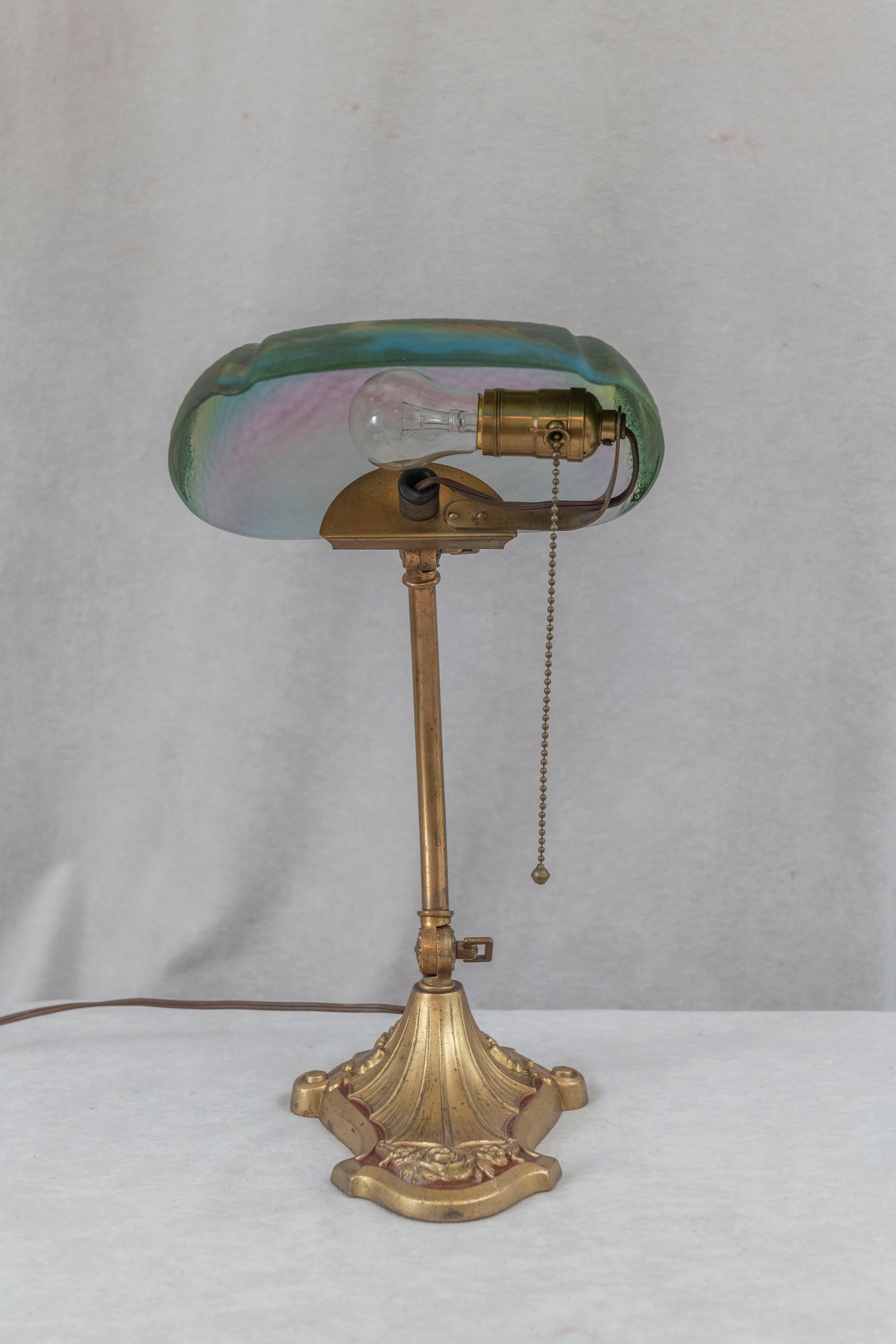 Banker's/Schreibtischlampe von „Pittsburgh Lamp Co.“ Umgekehrter bemalter Schirm, ca. 1920er Jahre im Angebot 2