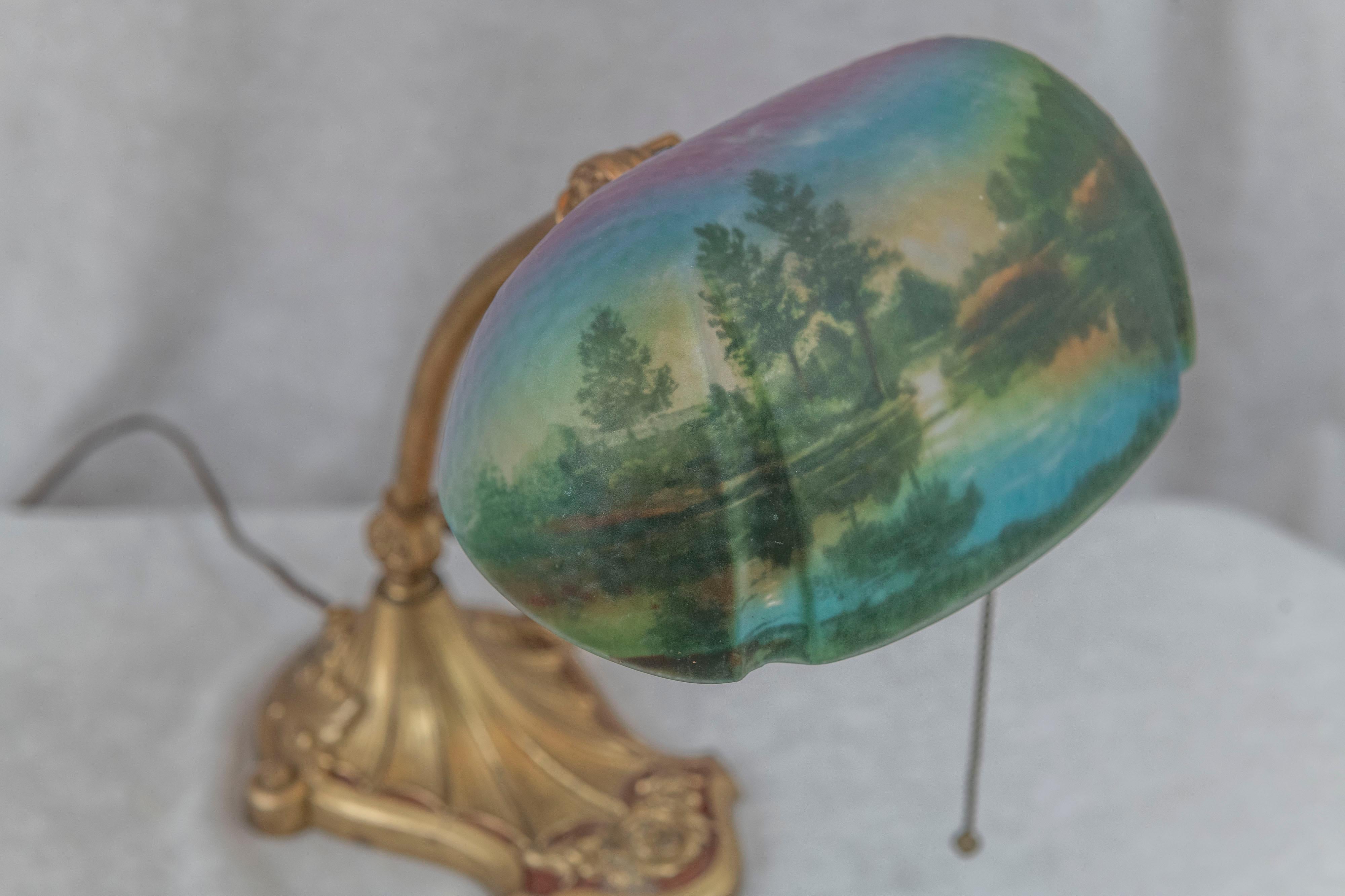 Banker's/Schreibtischlampe von „Pittsburgh Lamp Co.“ Umgekehrter bemalter Schirm, ca. 1920er Jahre (Edwardian) im Angebot