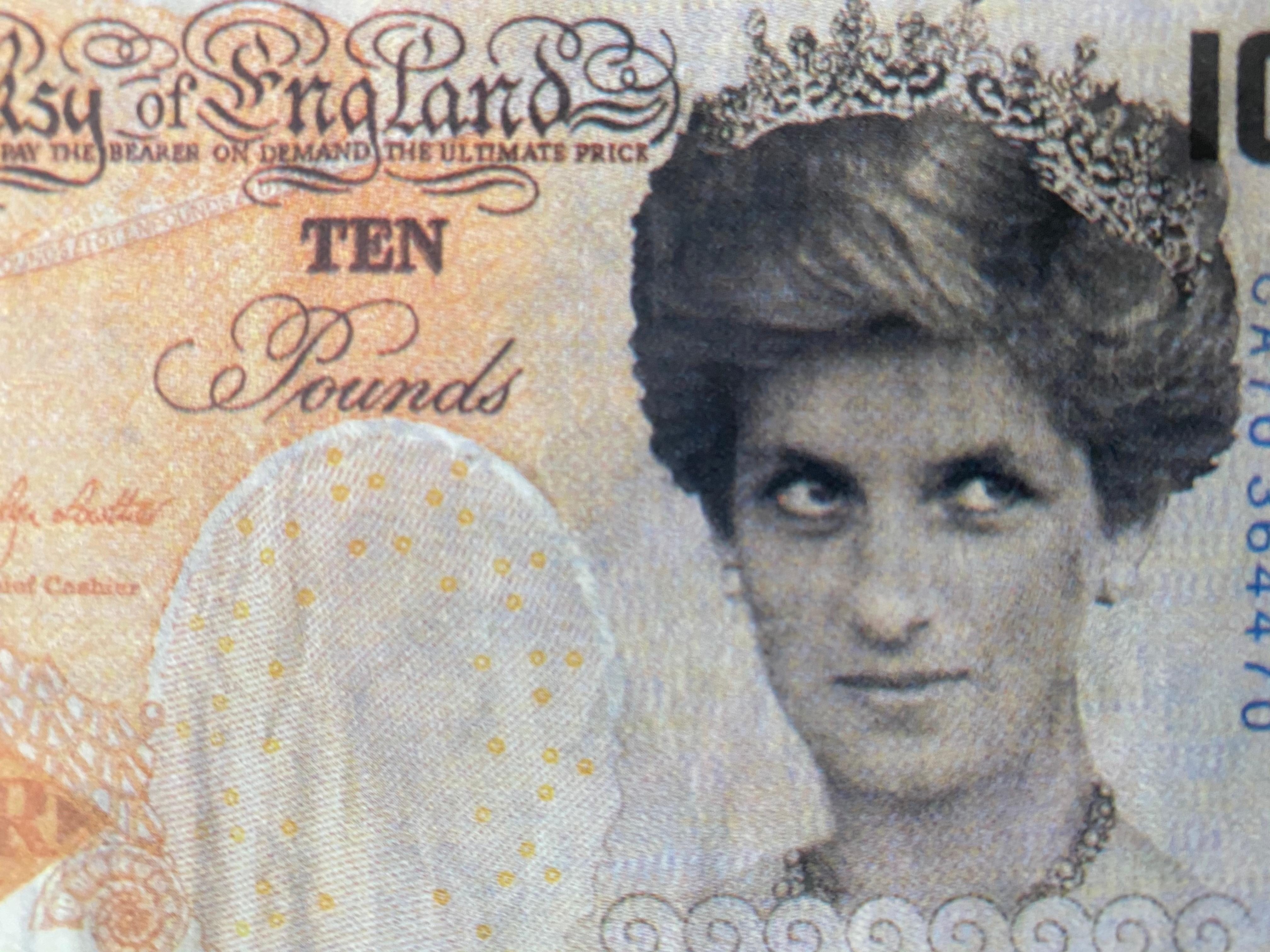 Banksy 
Banksy of England 
Bi-faced tenner 10 pounds
Hijacking of a bill bearing the effigy of Diana 
Circa 2004
7,5 x 14,5 cms
Plexiglas frame front and back
390 euros 