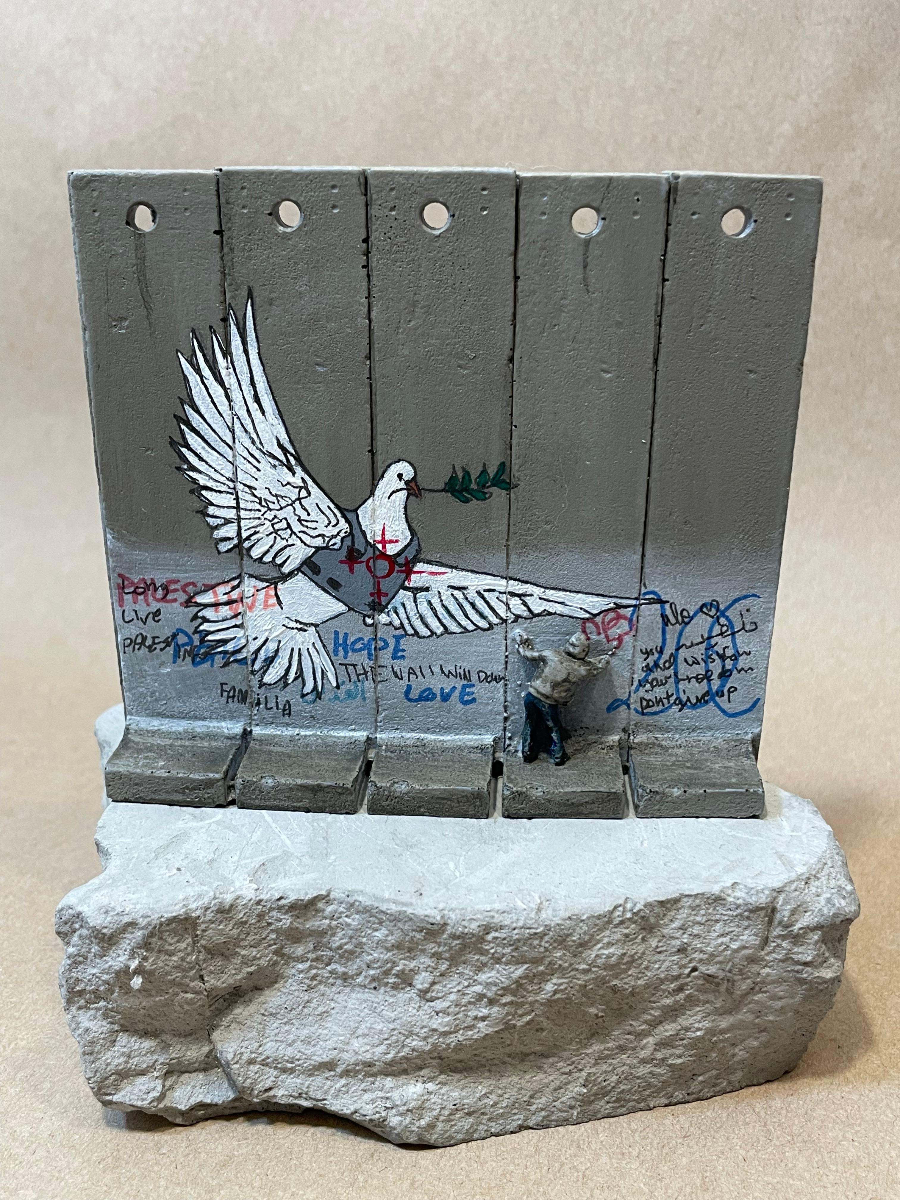 Banksy „Peace Dove“ Wandskulptur, wandmontiert, Hotel Palestine Bethlehem Street  im Angebot 7