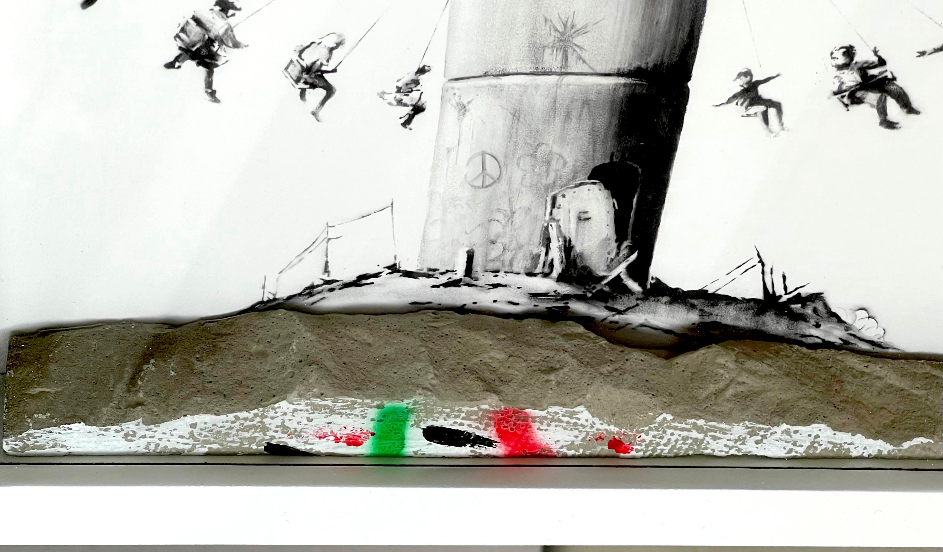Banksy
Assemblage du coffret de l'hôtel Walled Off, 2017
Assemblage de médias mixtes : pièce unique de béton/mur de ciment avec lithographie encadrée. 
Accompagné d'un reçu original gaufré de l'hôtel Walled-off, Bethléem.
Cadre inclus
La partie