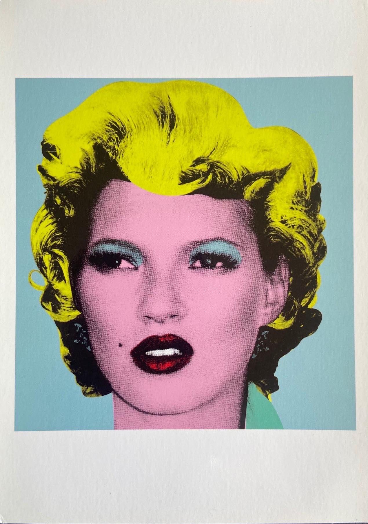 Banksy, Kate Moss, Postcard, 2005

Offsetlithographie auf Postkarte

10 x 15 cm  (3.93 x 5.90 in) 

Einladungspostkarte Rohöle 

Eine seltene Kate Moss-Postkarte, die ursprünglich 2005 für Banksys Crude Oils-Ausstellung mit neu gemischten