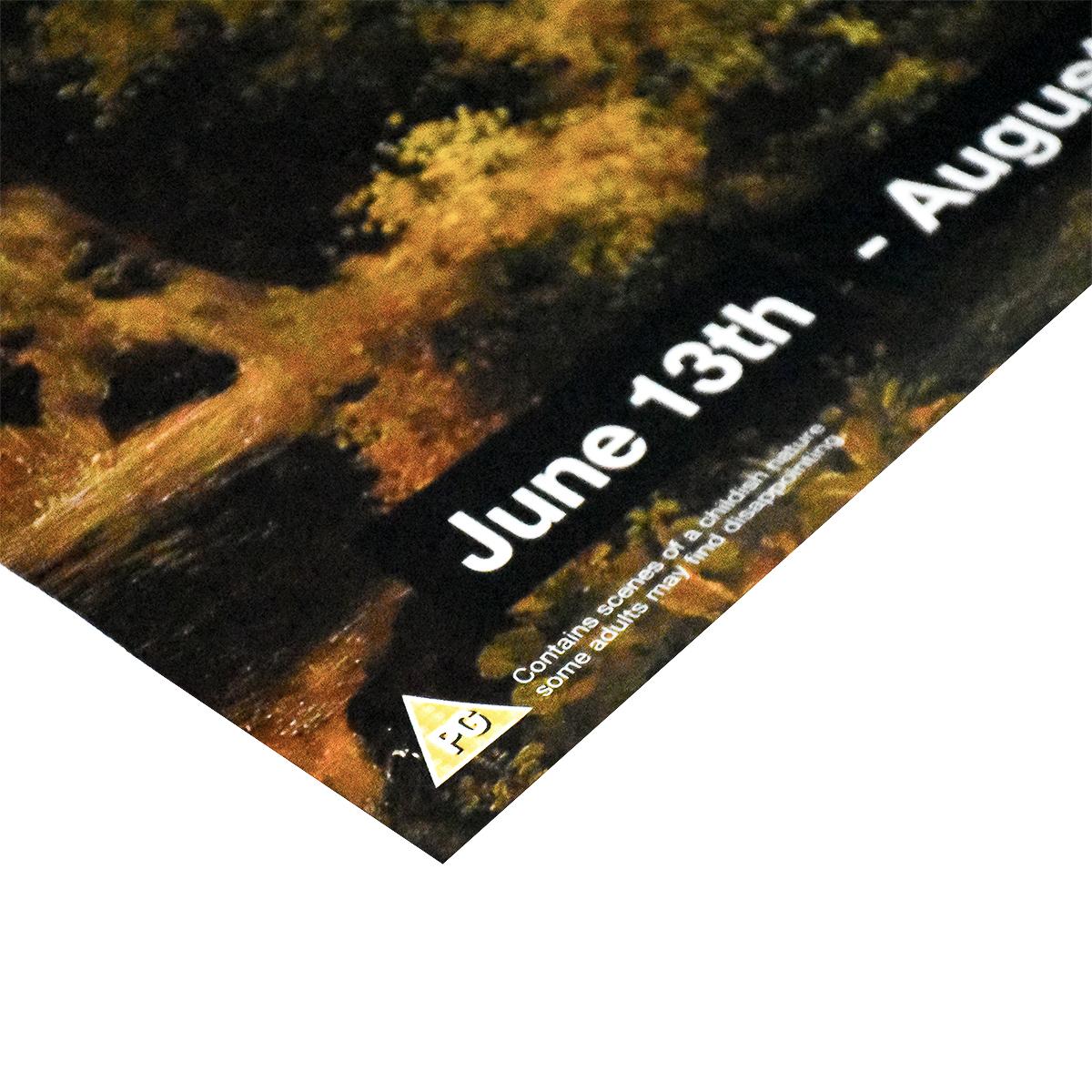 Potente póster de Klansman creado por Banksy para su exposición individual en el Museo de Bristol y publicado por POW.
Se incluye el tubo de envío original en el que se envió este póster desde Pictures on Walls (POW) Londres, cuando se compró por